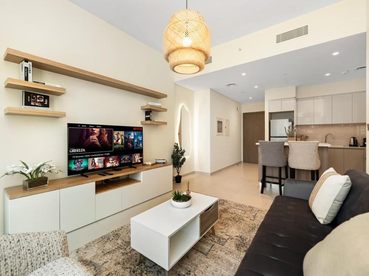Burj Royale 1 Bedroom 5 Min Walk To Burj Khalifa * Dubai