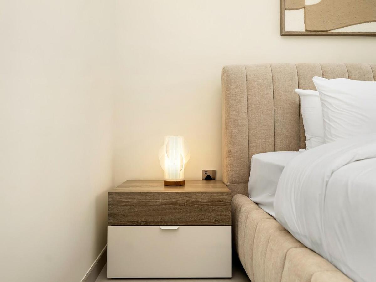 Burj Royale 1 Bedroom 5 Min Walk To Burj Khalifa Dubai