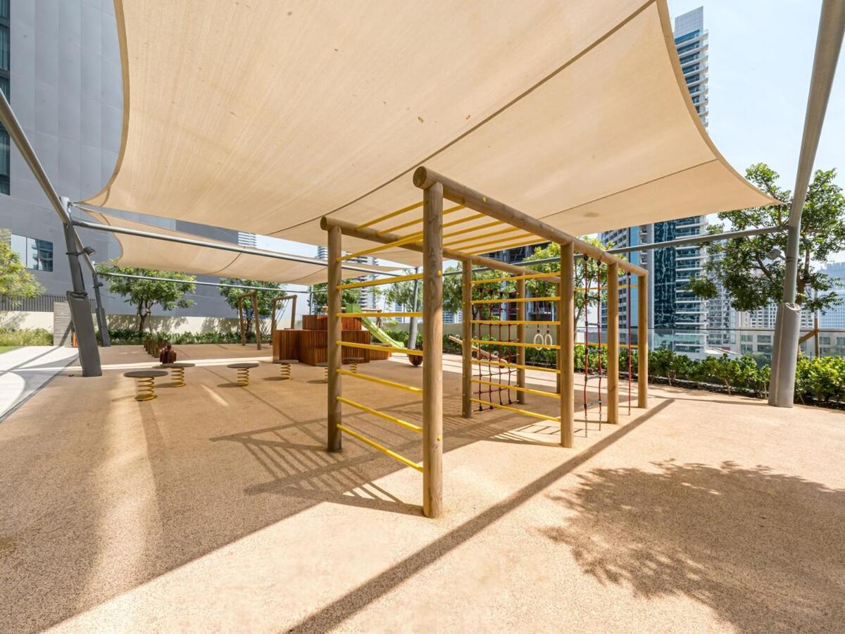 Burj Royale 1 Bedroom 5 Min Walk To Burj Khalifa * Dubai