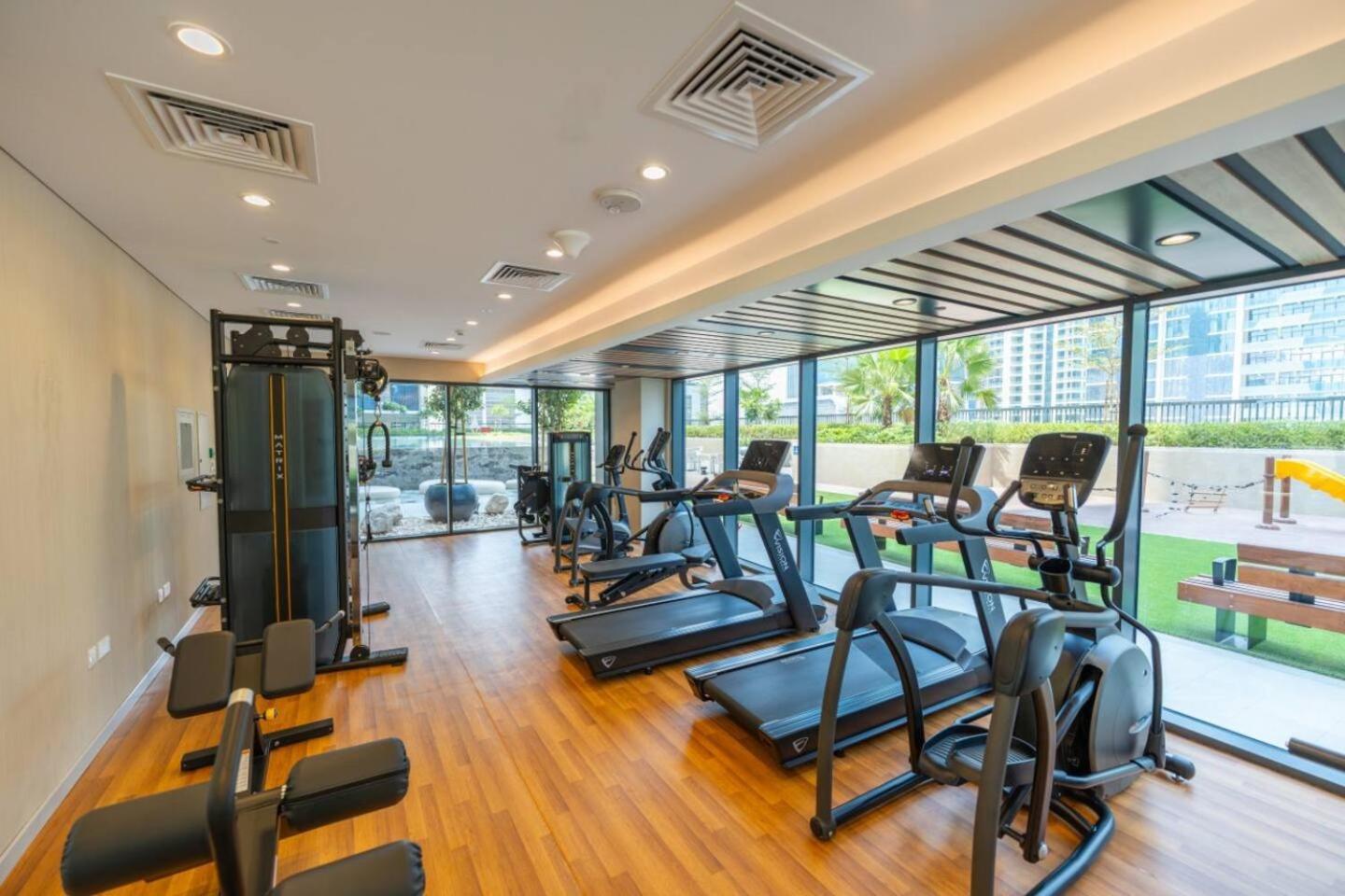 Keyrock Living - Lakeview Retreat In Business Bay Apartment