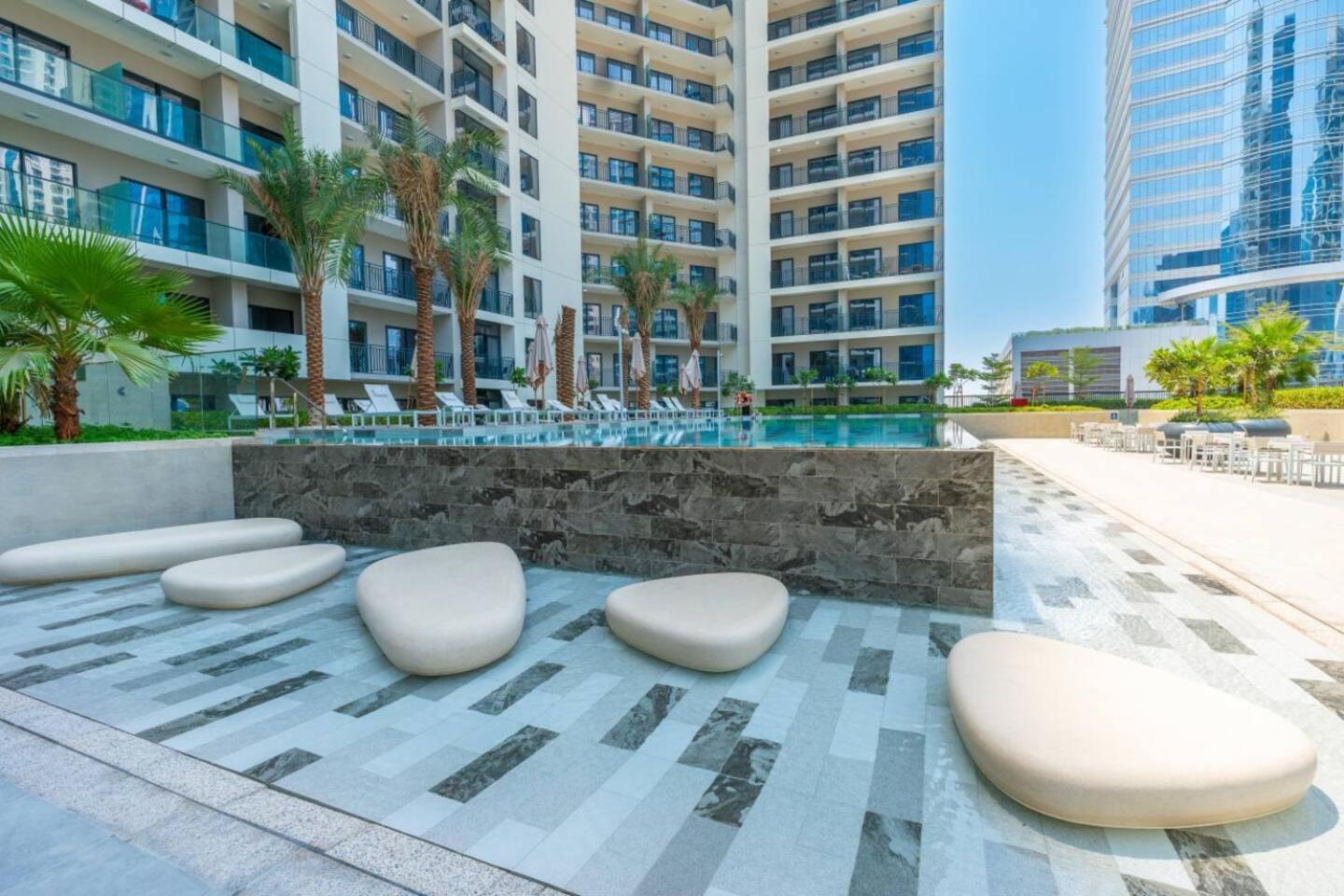 Keyrock Living - Lakeview Retreat In Business Bay * Dubai