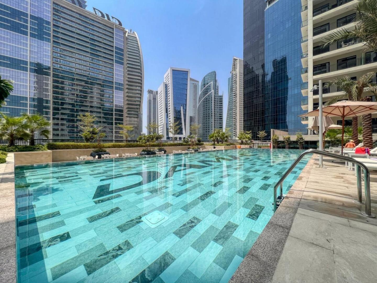 Keyrock Living - Lakeview Retreat In Business Bay Apartment