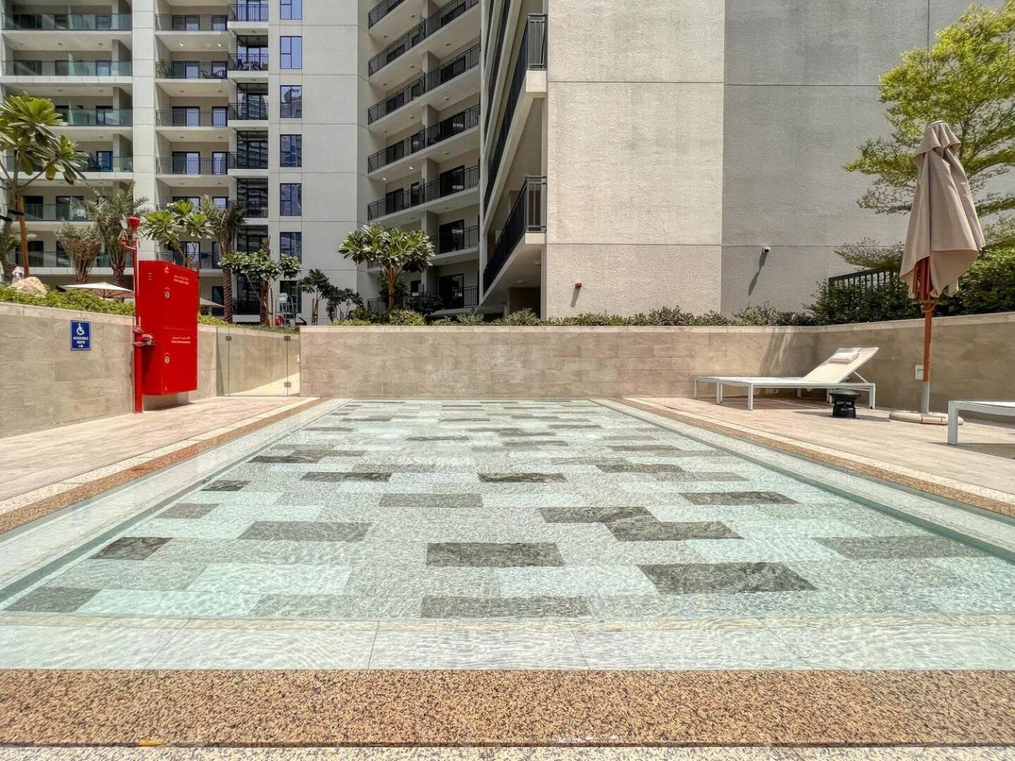 Keyrock Living - Lakeview Retreat In Business Bay Apartment *