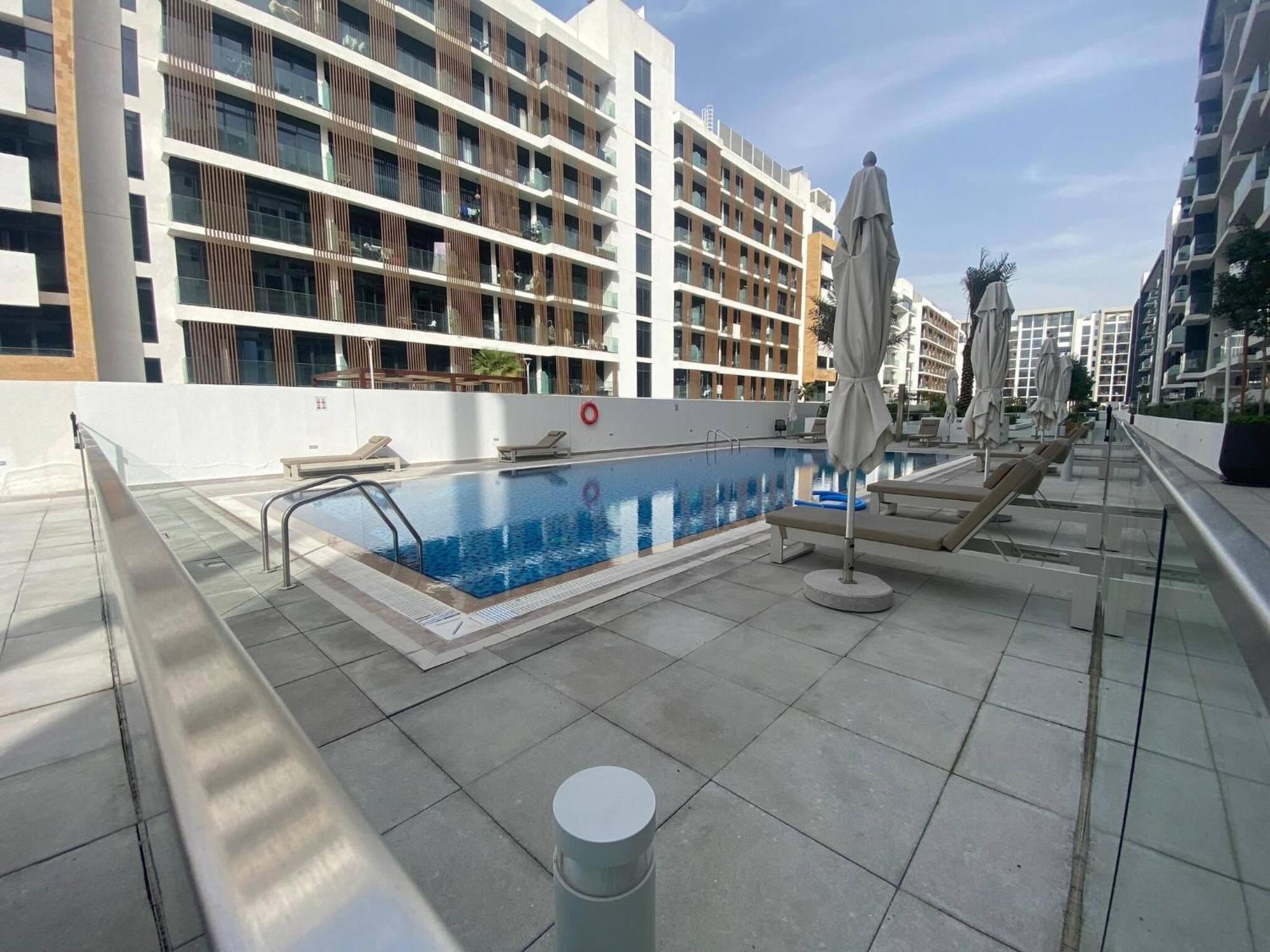 Apartment Burj Khalifa View Fully Furnished *