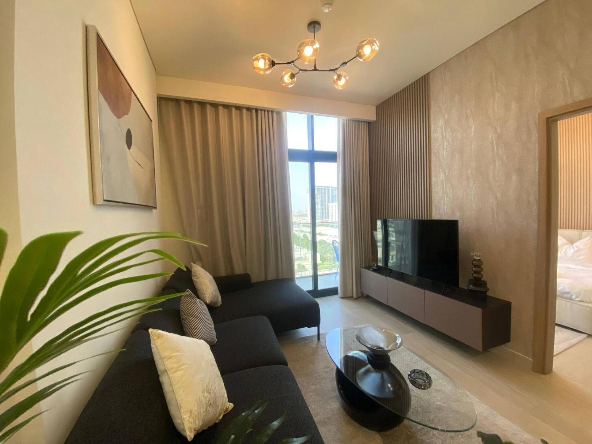 Burj Khalifa View Fully Furnished *
