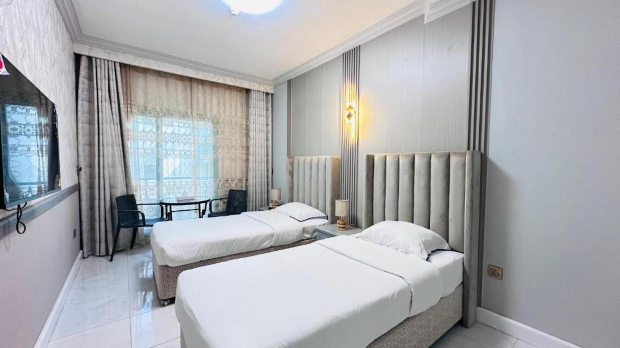 Belvilla Luxury San Marino Near Deira Clock Tower Otel 4*