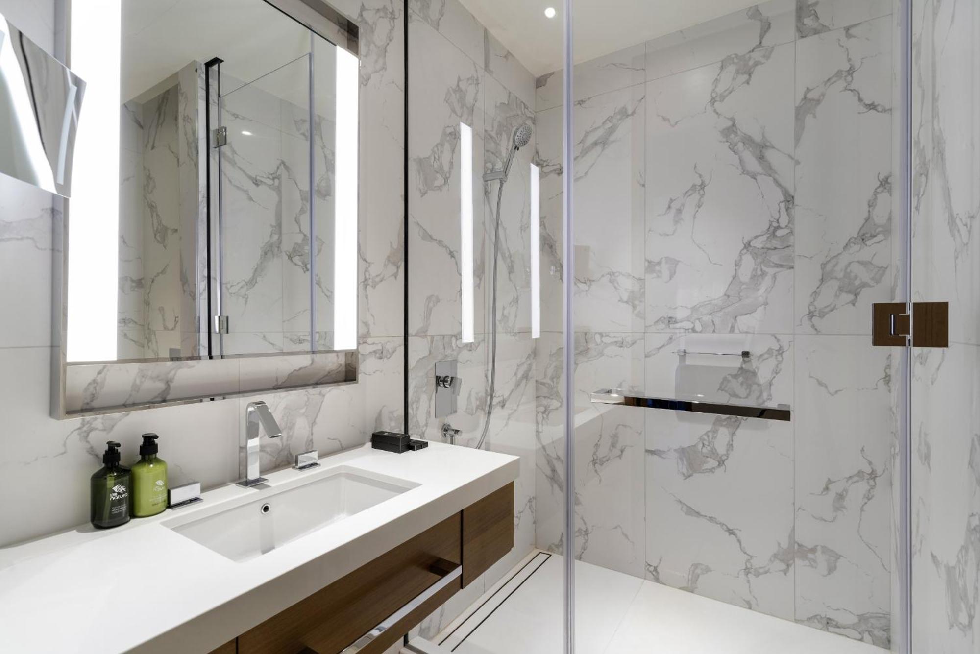 Vayk - Luxury 3 Bd Retreat At Address Residences Opera Apartment