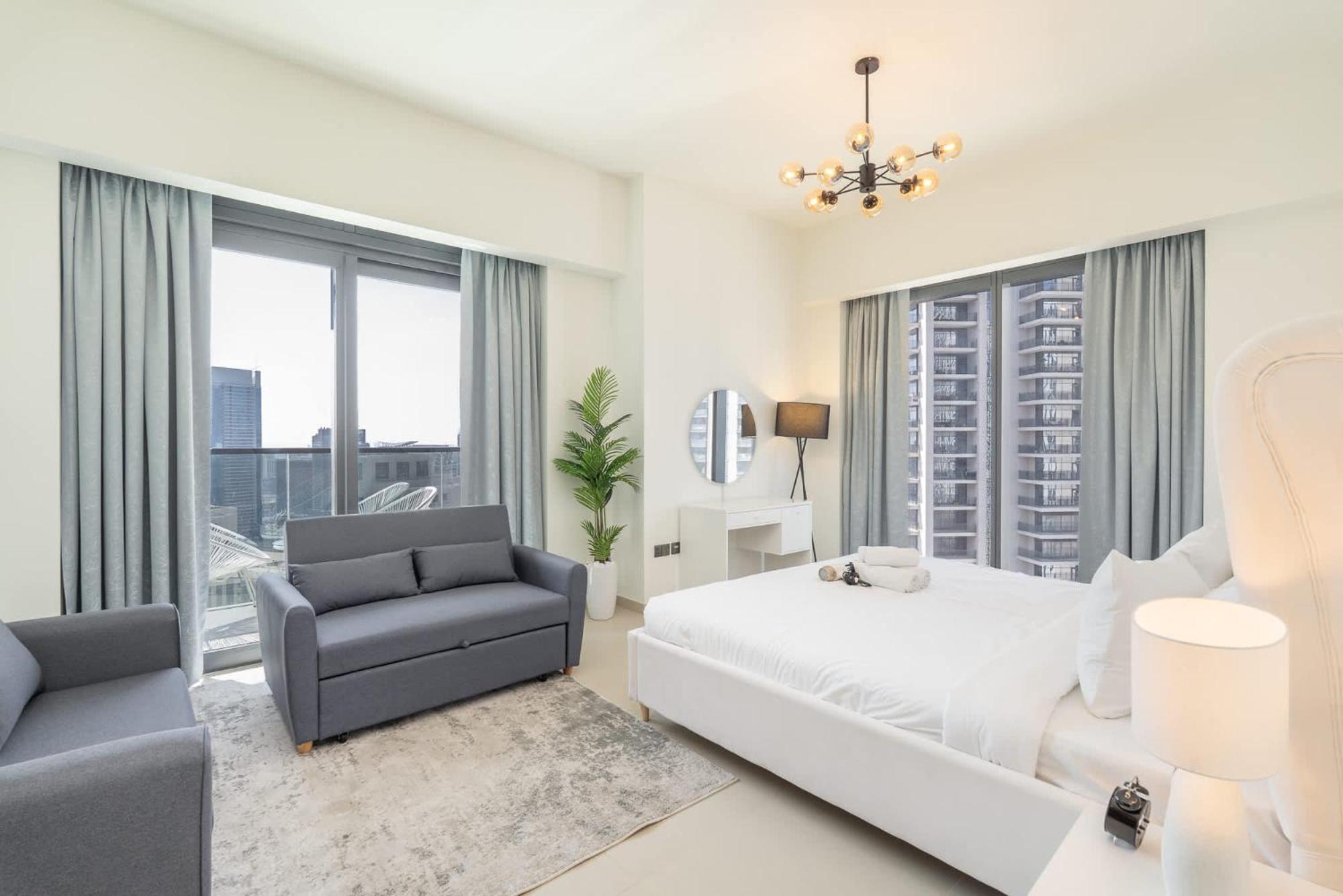 Full Luxury In 2 Bedroom With Skycraper Views * Dubai
