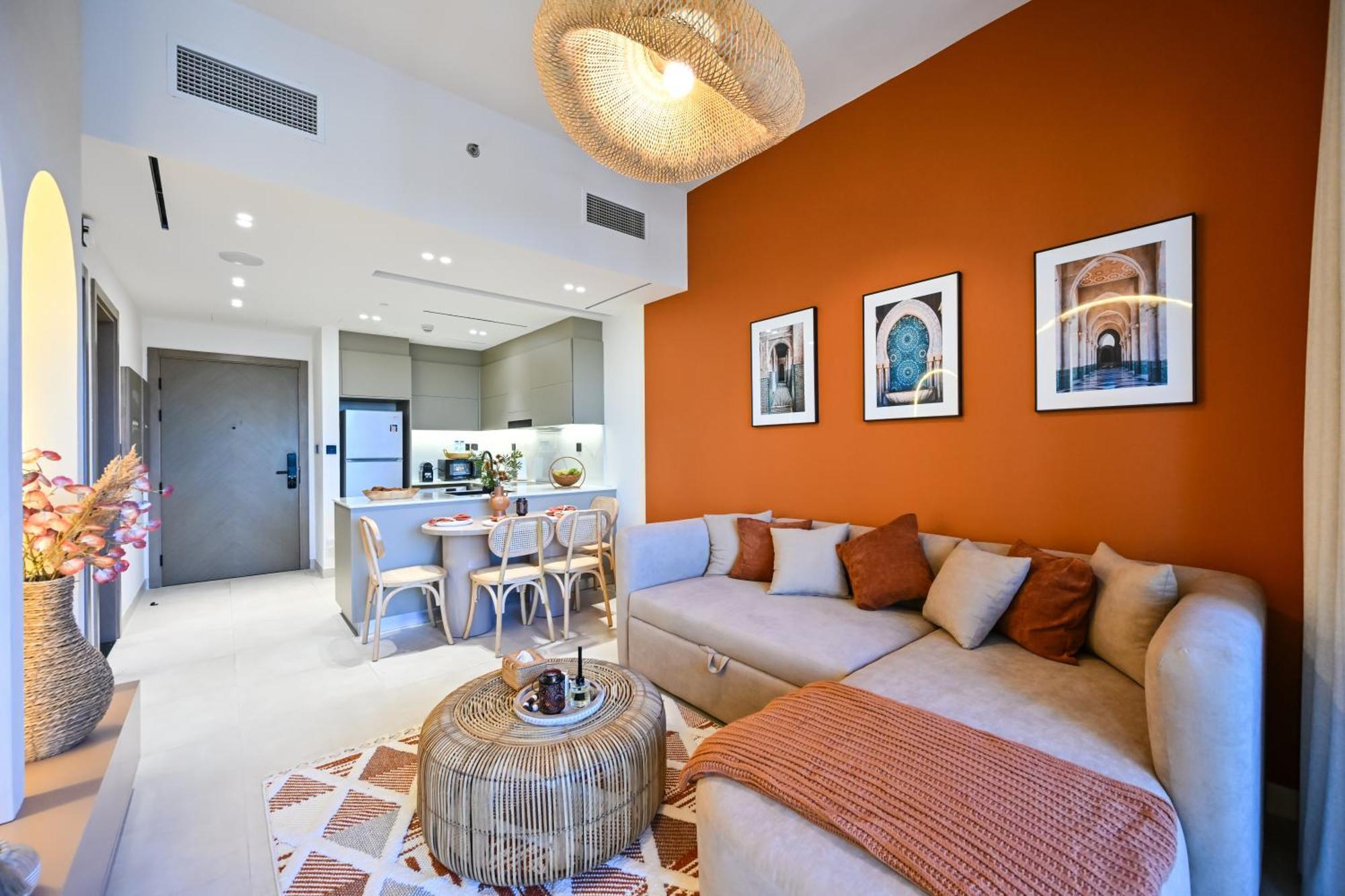 Apartment Luxurious One Bed Near Mall With Burj And Canal View Dubai