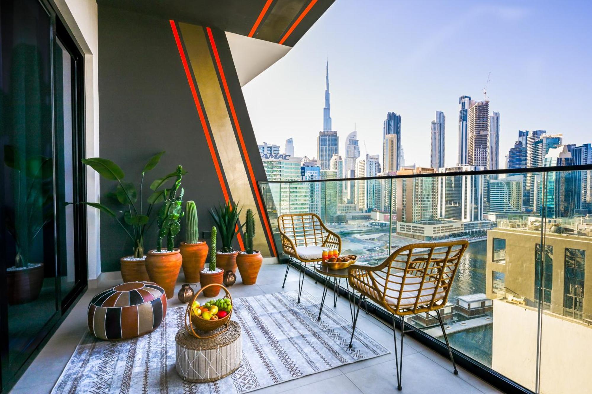 Luxurious One Bed Near Mall With Burj And Canal View Apartment