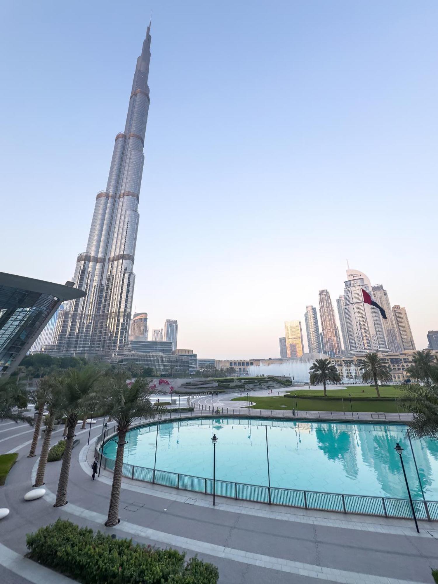 Crown Jewel 2 Bedroom I Iconic Burj Khalifa And Fountain Views I Free Parking, Gym, Pool, Wi-fi And Ps5 I By Skyline Serenity * Dubai