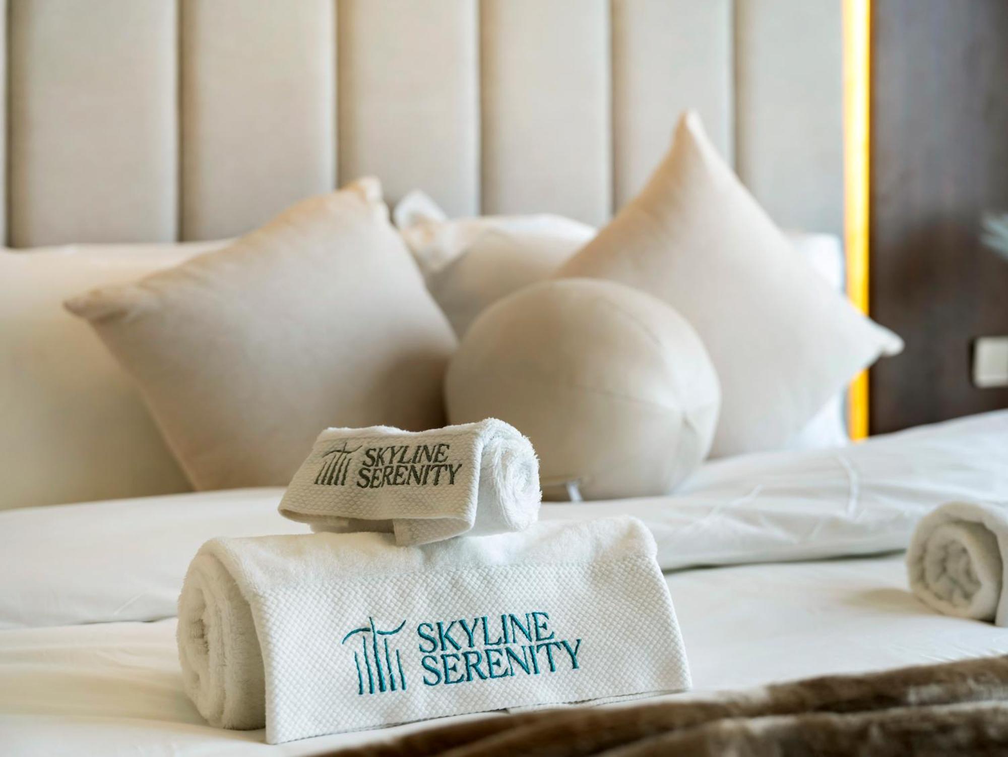 Apartment Crown Jewel 2 Bedroom I Iconic Burj Khalifa And Fountain Views I Free Parking, Gym, Pool, Wi-fi And Ps5 I By Skyline Serenity *