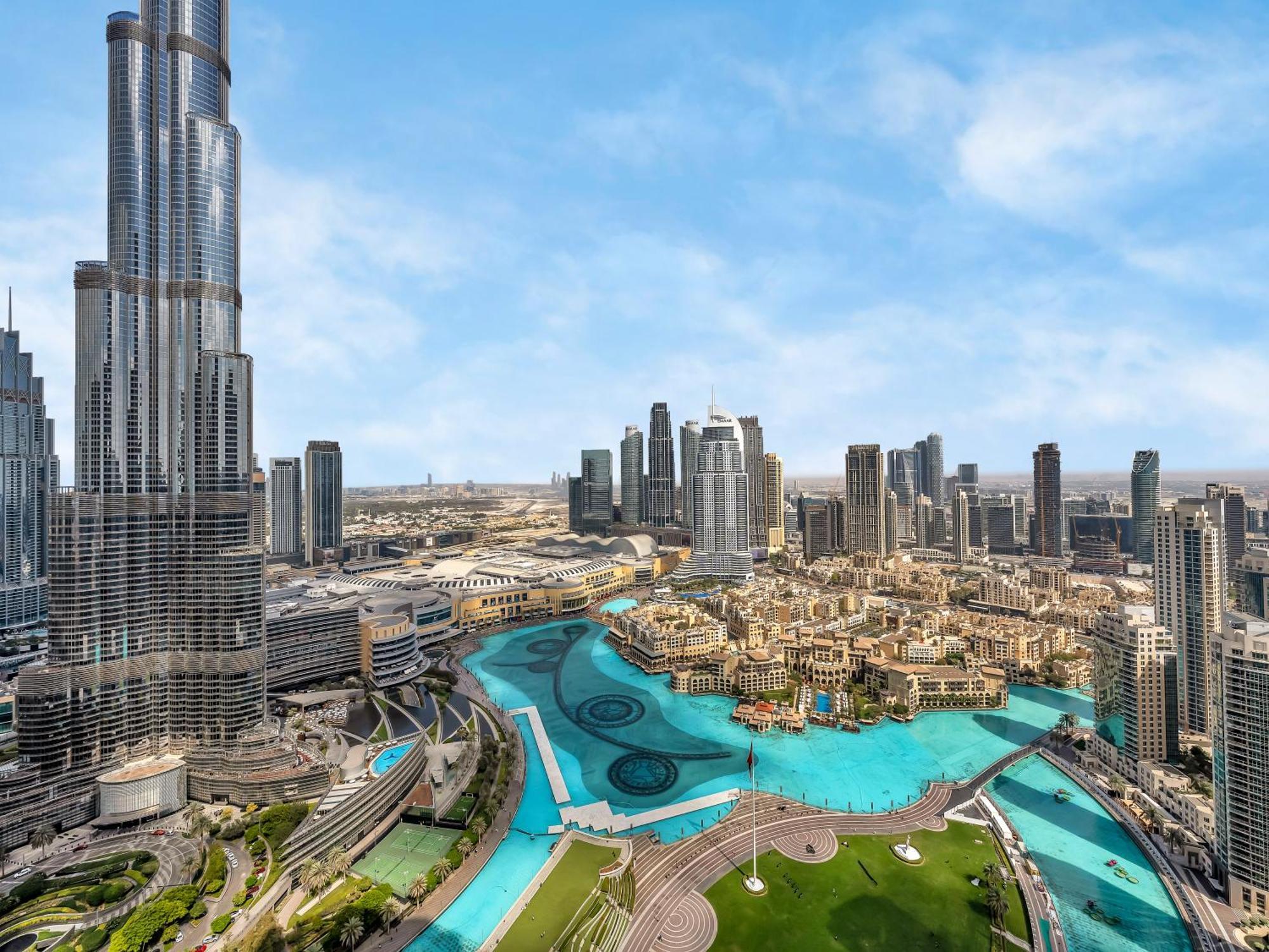 Crown Jewel 2 Bedroom I Iconic Burj Khalifa And Fountain Views I Free Parking, Gym, Pool, Wi-fi And Ps5 I By Skyline Serenity Apartment Dubai