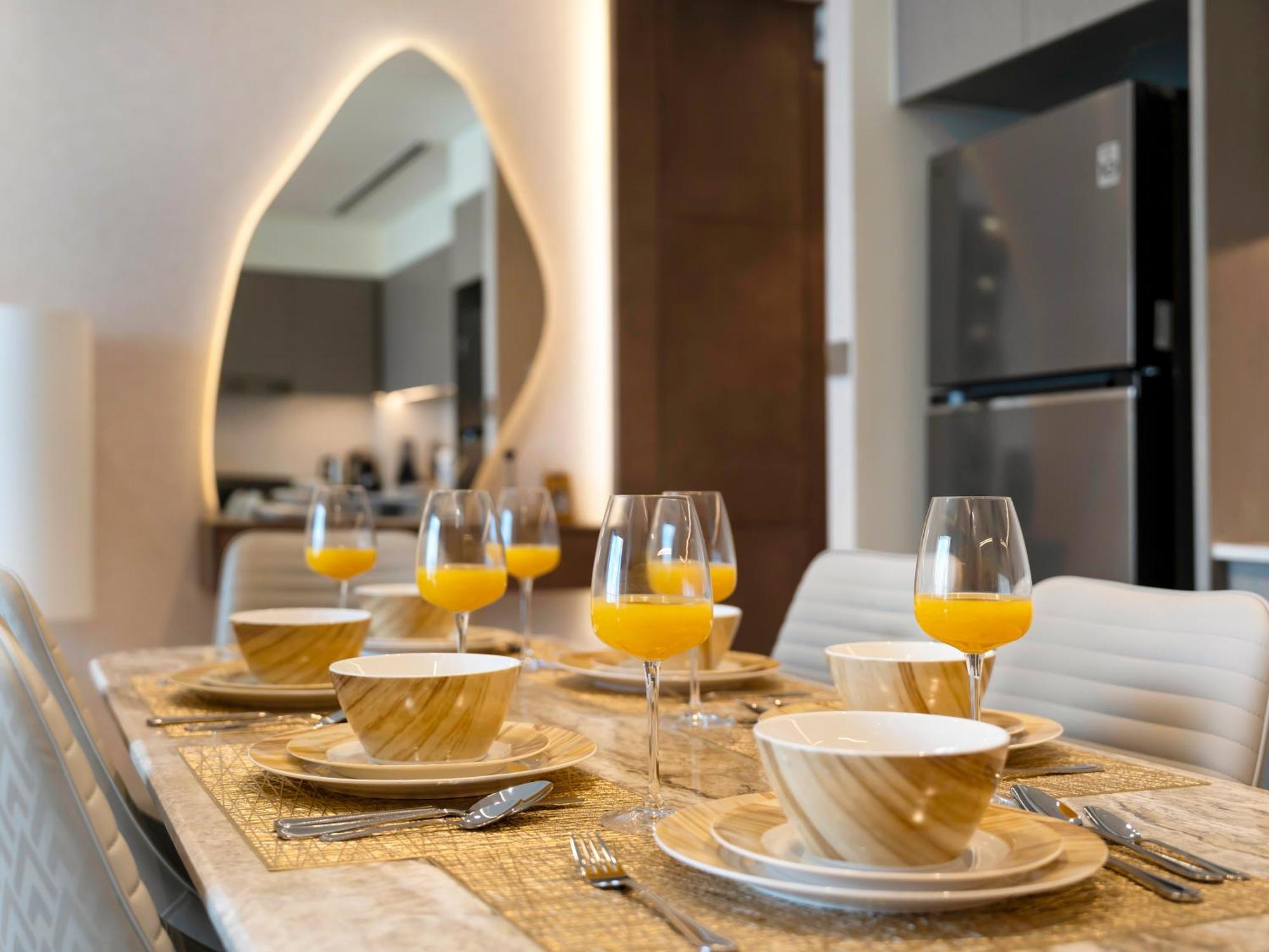 Crown Jewel 2 Bedroom I Iconic Burj Khalifa And Fountain Views I Free Parking, Gym, Pool, Wi-fi And Ps5 I By Skyline Serenity Apartment