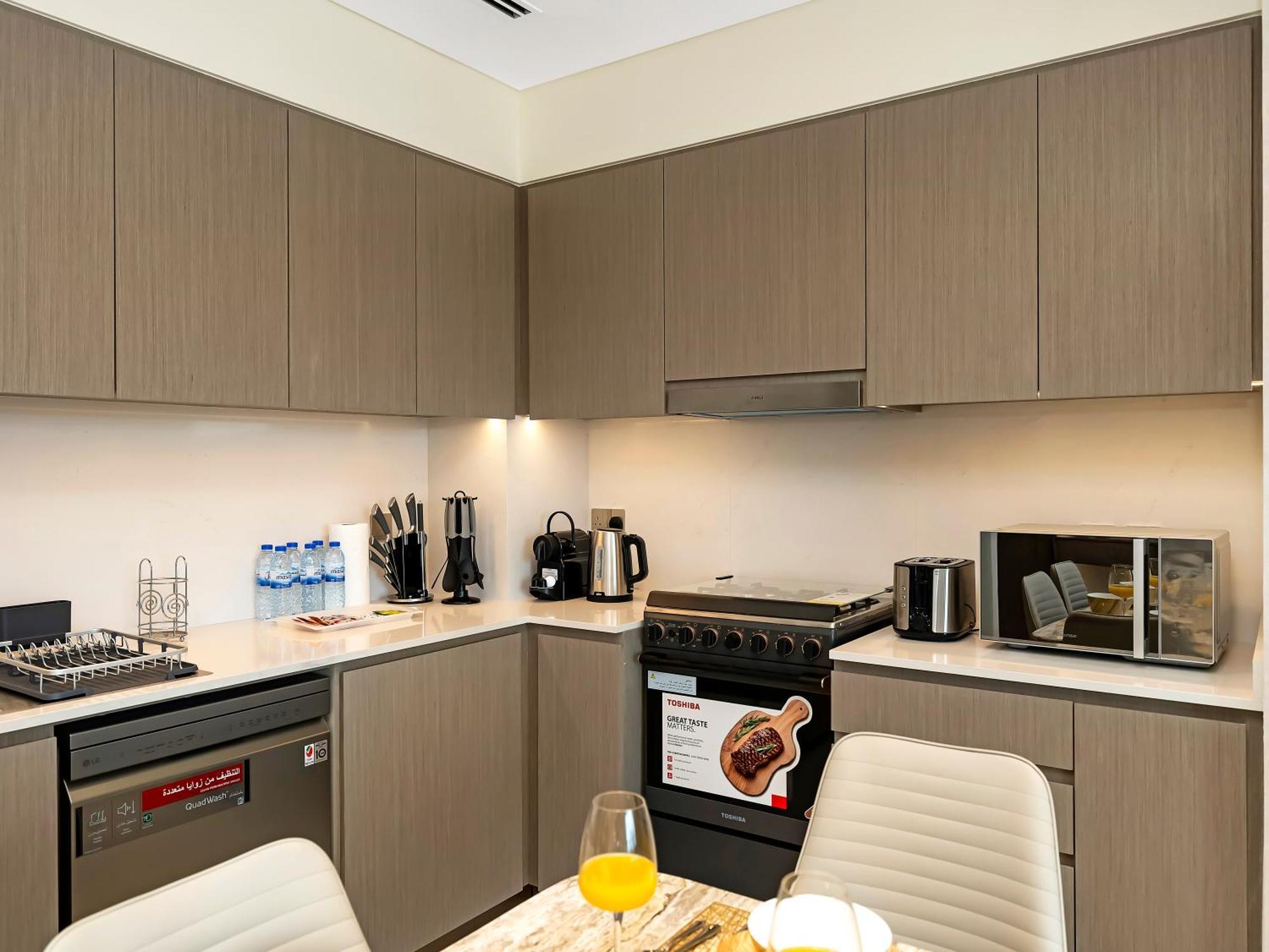 Crown Jewel 2 Bedroom I Iconic Burj Khalifa And Fountain Views I Free Parking, Gym, Pool, Wi-fi And Ps5 I By Skyline Serenity Apartment *