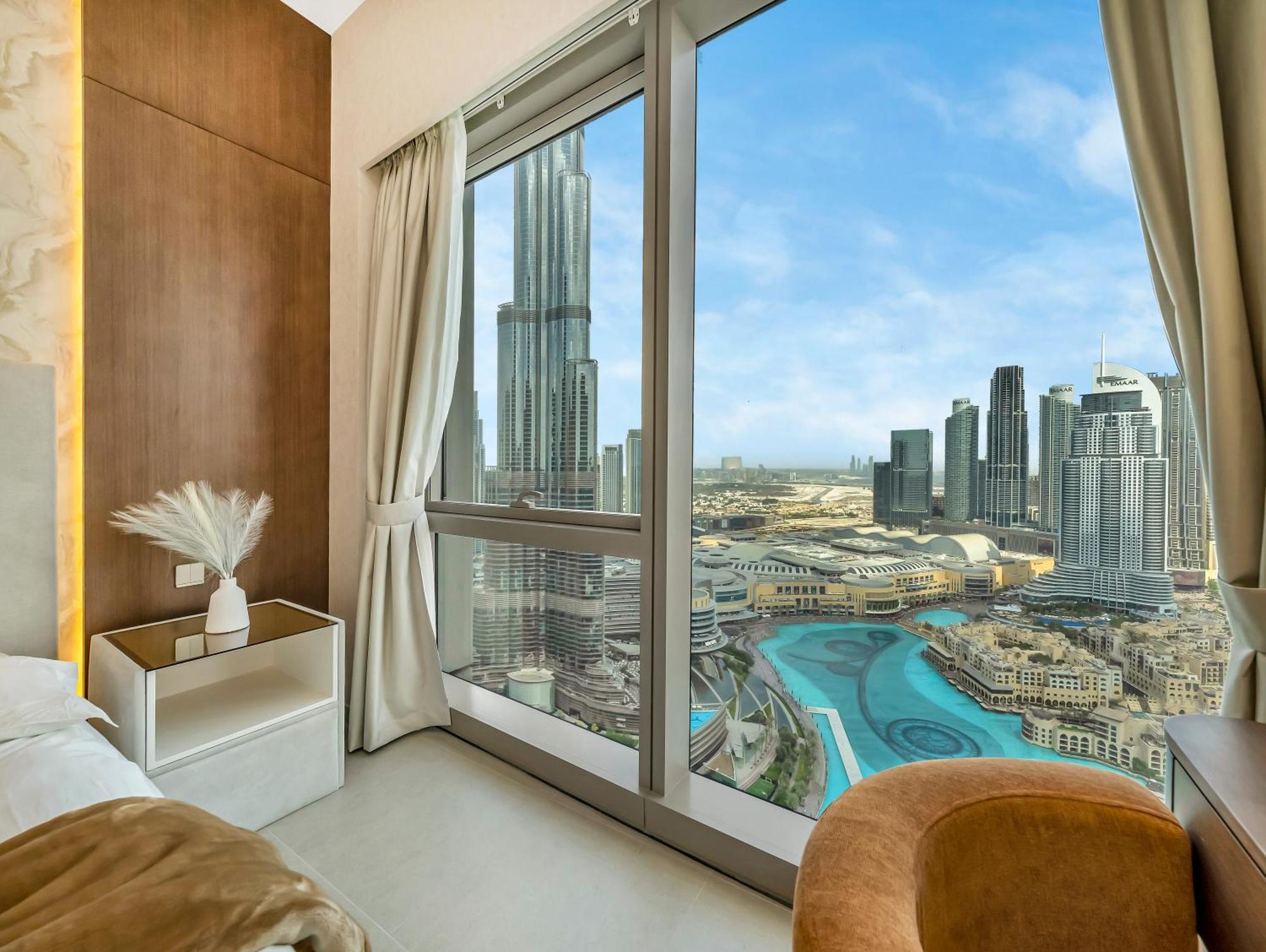 Apartment Crown Jewel 2 Bedroom I Iconic Burj Khalifa And Fountain Views I Free Parking, Gym, Pool, Wi-fi And Ps5 I By Skyline Serenity Dubai