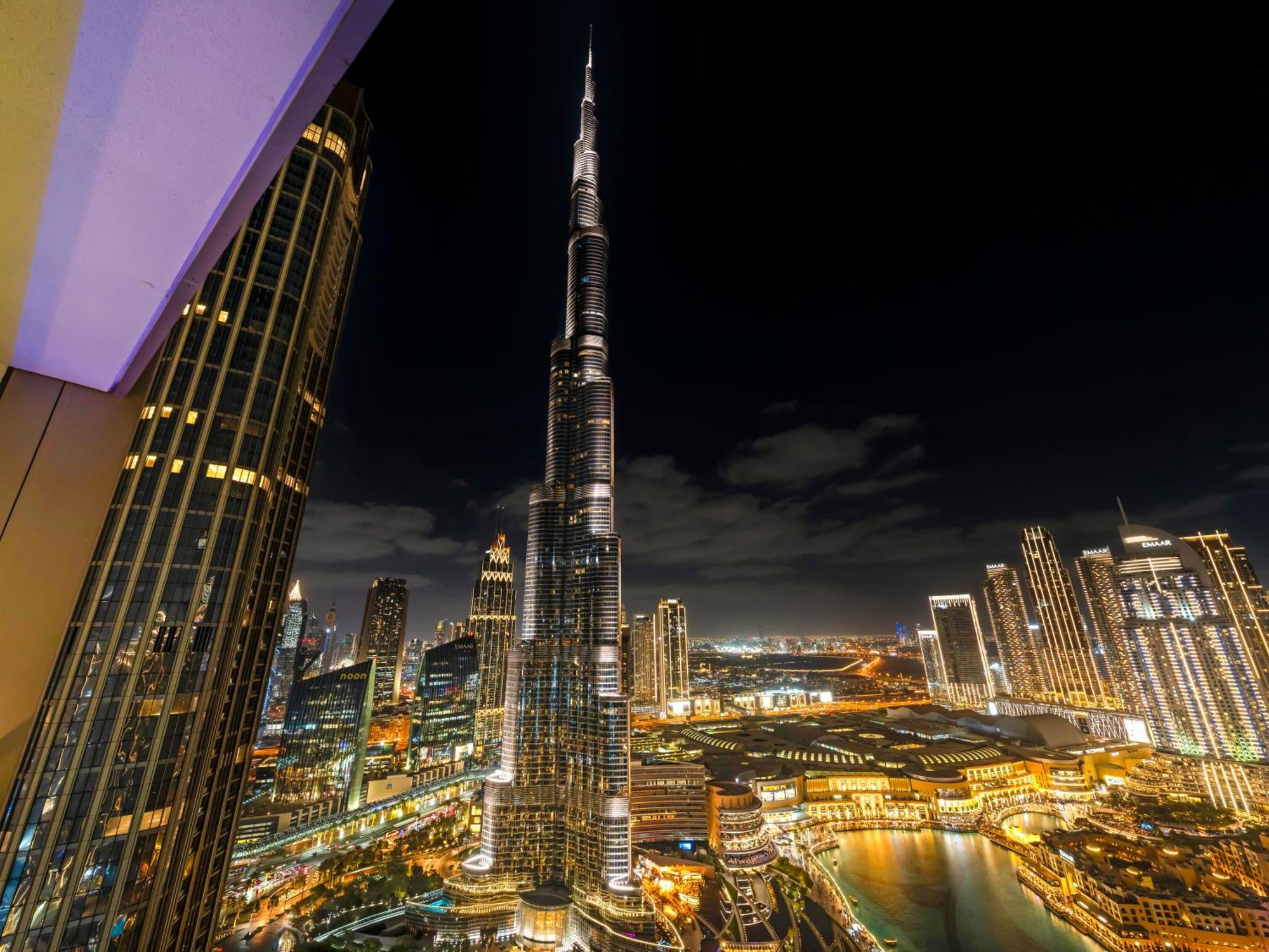 Crown Jewel 2 Bedroom I Iconic Burj Khalifa And Fountain Views I Free Parking, Gym, Pool, Wi-fi And Ps5 I By Skyline Serenity * Dubai