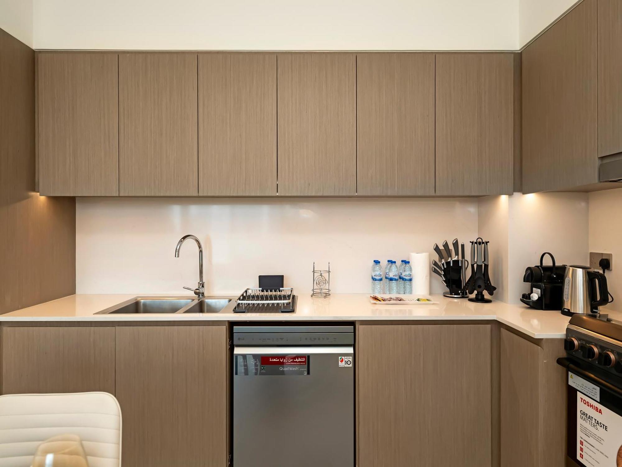 Crown Jewel 2 Bedroom I Iconic Burj Khalifa And Fountain Views I Free Parking, Gym, Pool, Wi-fi And Ps5 I By Skyline Serenity Apartment *