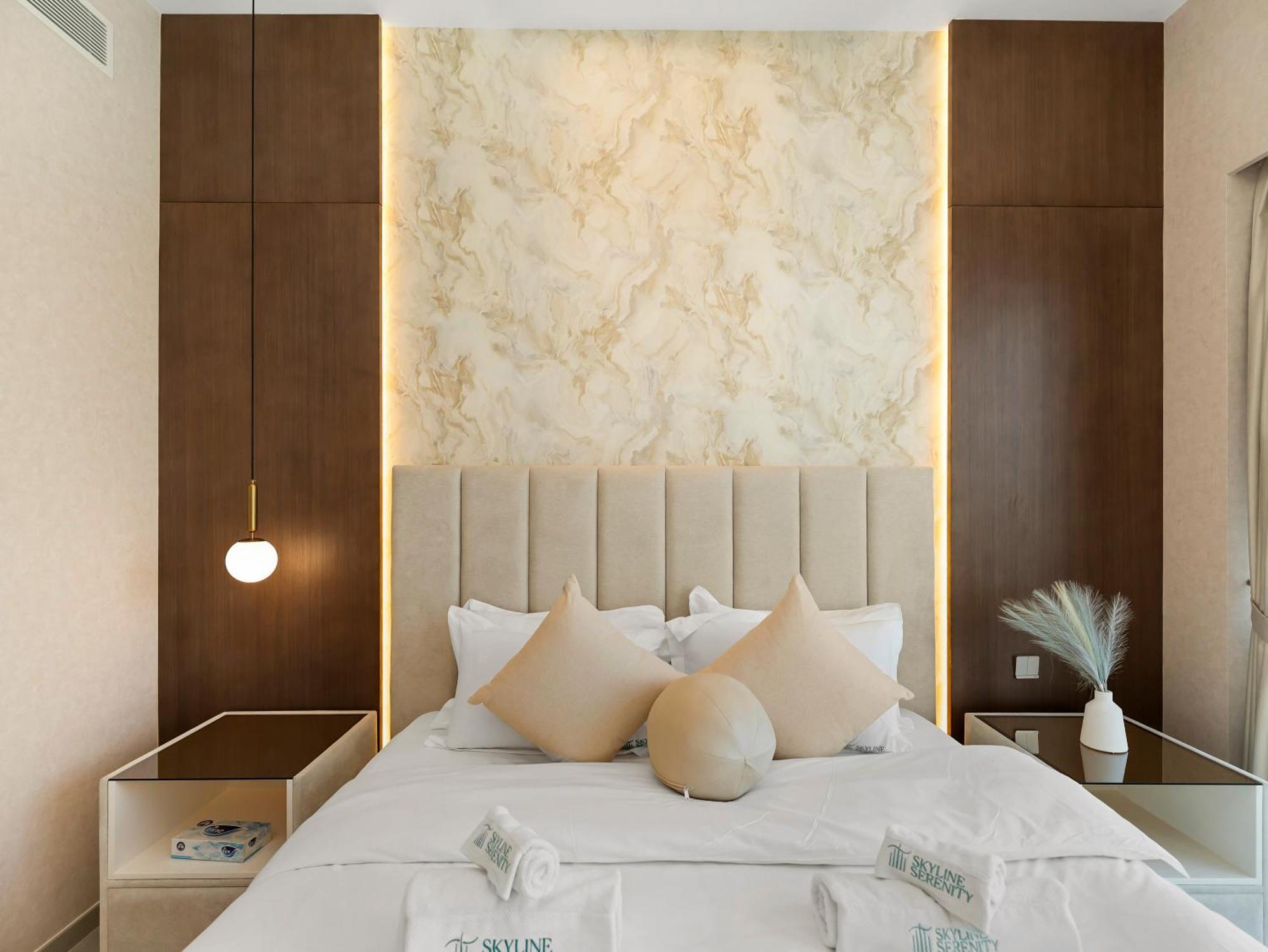 Crown Jewel 2 Bedroom I Iconic Burj Khalifa And Fountain Views I Free Parking, Gym, Pool, Wi-fi And Ps5 I By Skyline Serenity Apartment Dubai