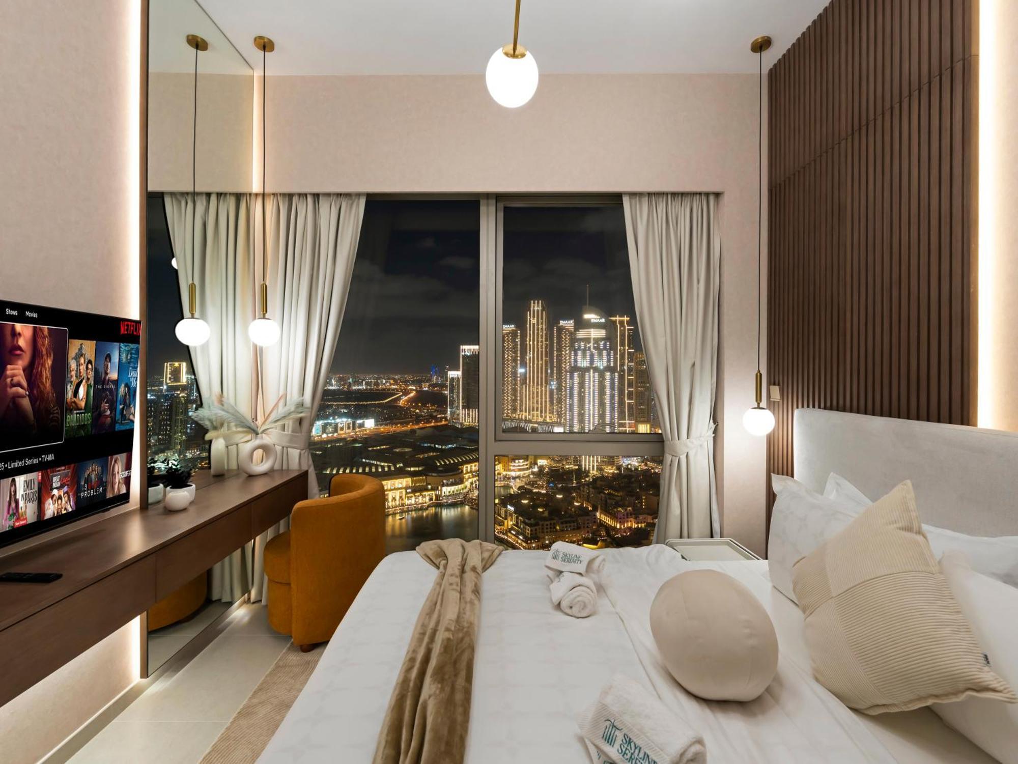 Crown Jewel 2 Bedroom I Iconic Burj Khalifa And Fountain Views I Free Parking, Gym, Pool, Wi-fi And Ps5 I By Skyline Serenity Apartment *
