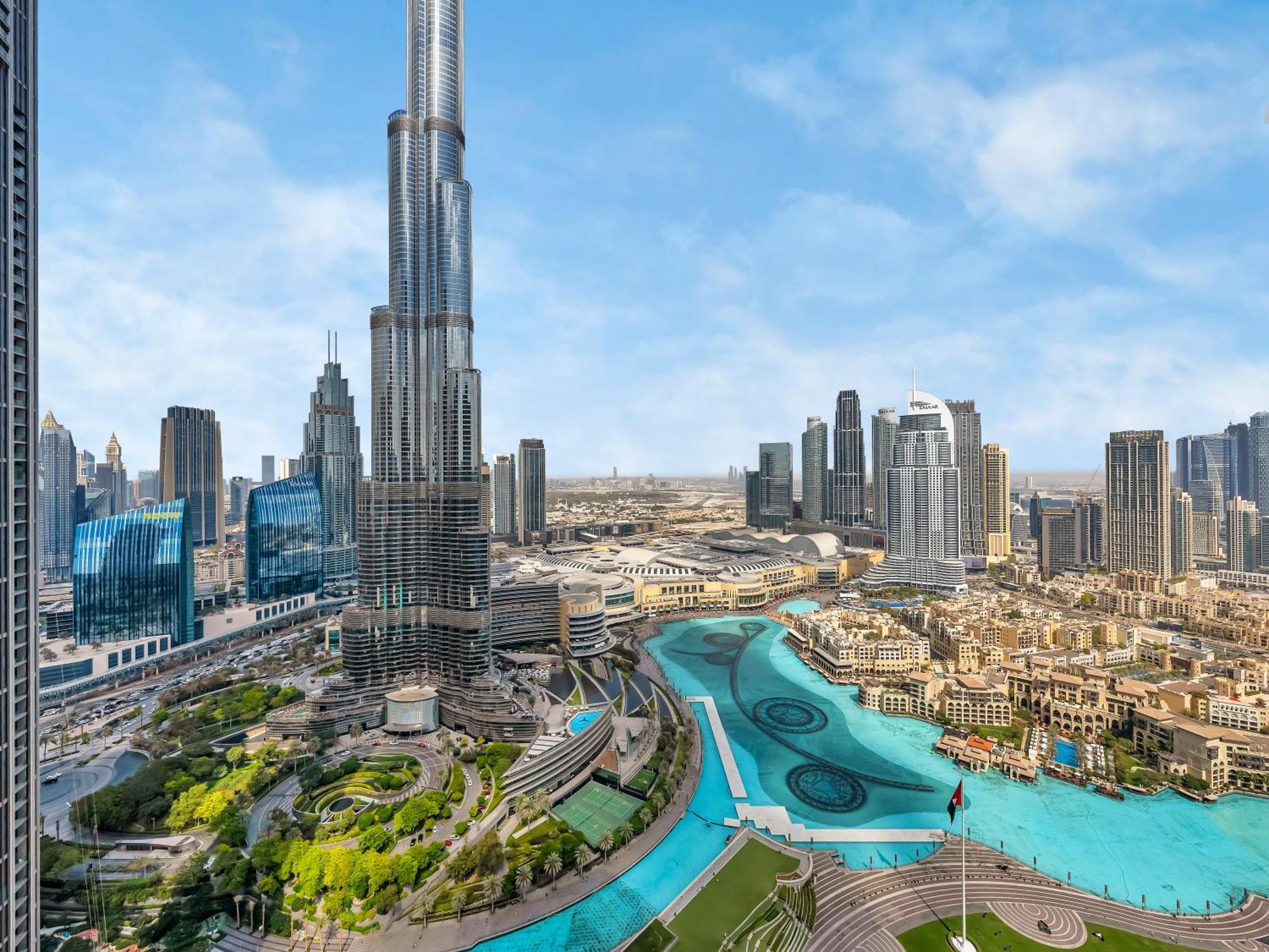 Apartment Crown Jewel 2 Bedroom I Iconic Burj Khalifa And Fountain Views I Free Parking, Gym, Pool, Wi-fi And Ps5 I By Skyline Serenity *