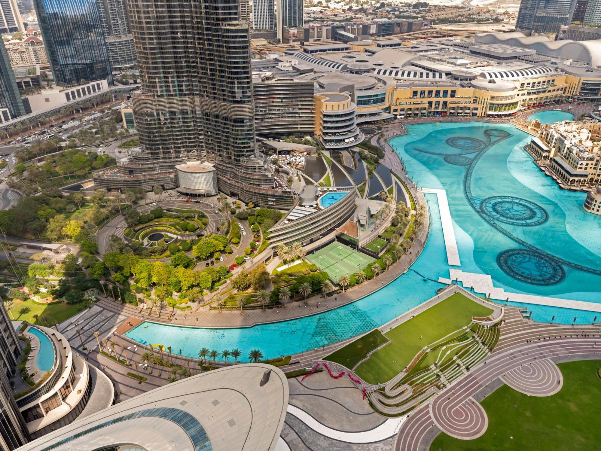 Apartment Crown Jewel 2 Bedroom I Iconic Burj Khalifa And Fountain Views I Free Parking, Gym, Pool, Wi-fi And Ps5 I By Skyline Serenity
