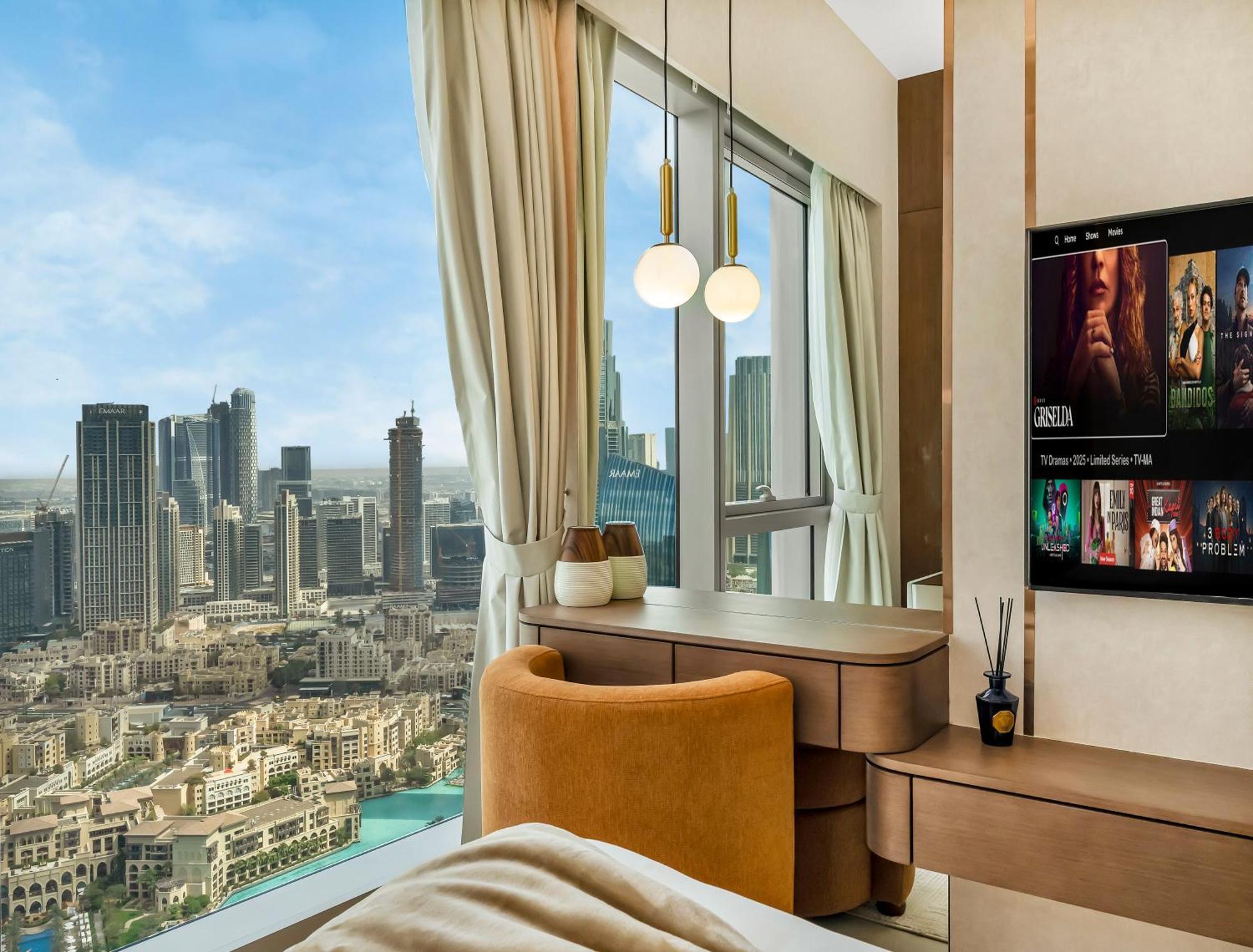 Crown Jewel 2 Bedroom I Iconic Burj Khalifa And Fountain Views I Free Parking, Gym, Pool, Wi-fi And Ps5 I By Skyline Serenity Apartment Dubai