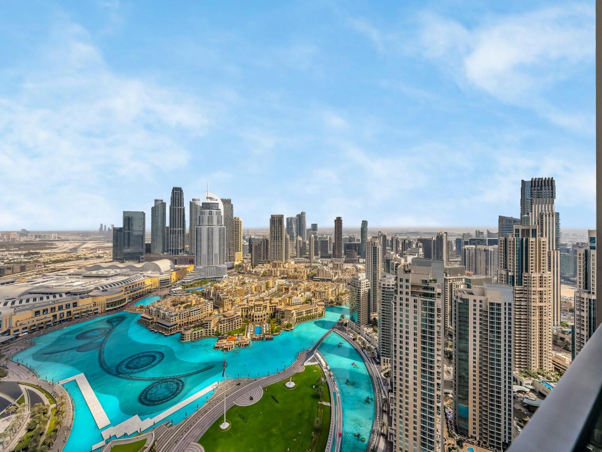 Crown Jewel 2 Bedroom I Iconic Burj Khalifa And Fountain Views I Free Parking, Gym, Pool, Wi-fi And Ps5 I By Skyline Serenity