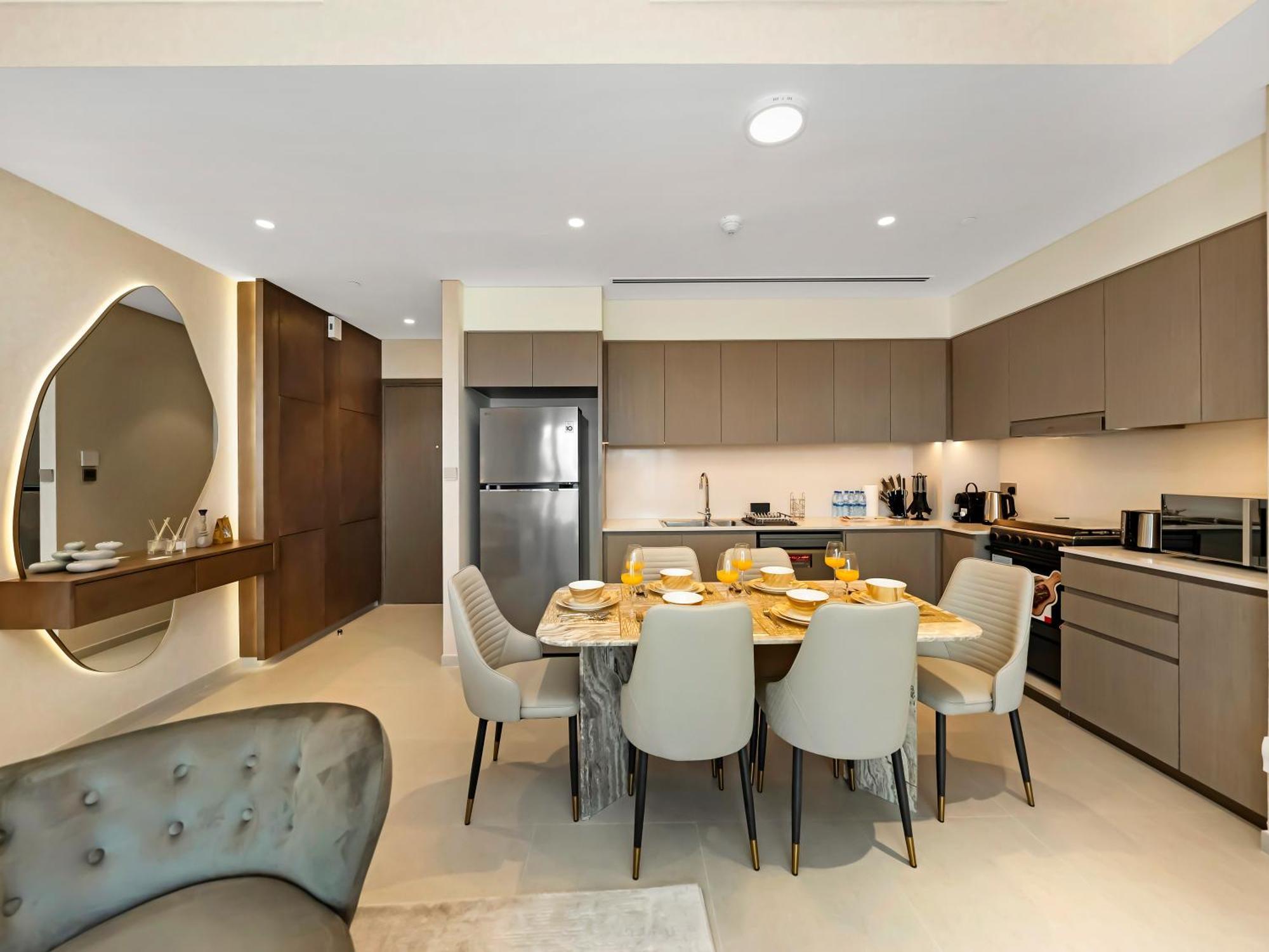 Crown Jewel 2 Bedroom I Iconic Burj Khalifa And Fountain Views I Free Parking, Gym, Pool, Wi-fi And Ps5 I By Skyline Serenity Dubai
