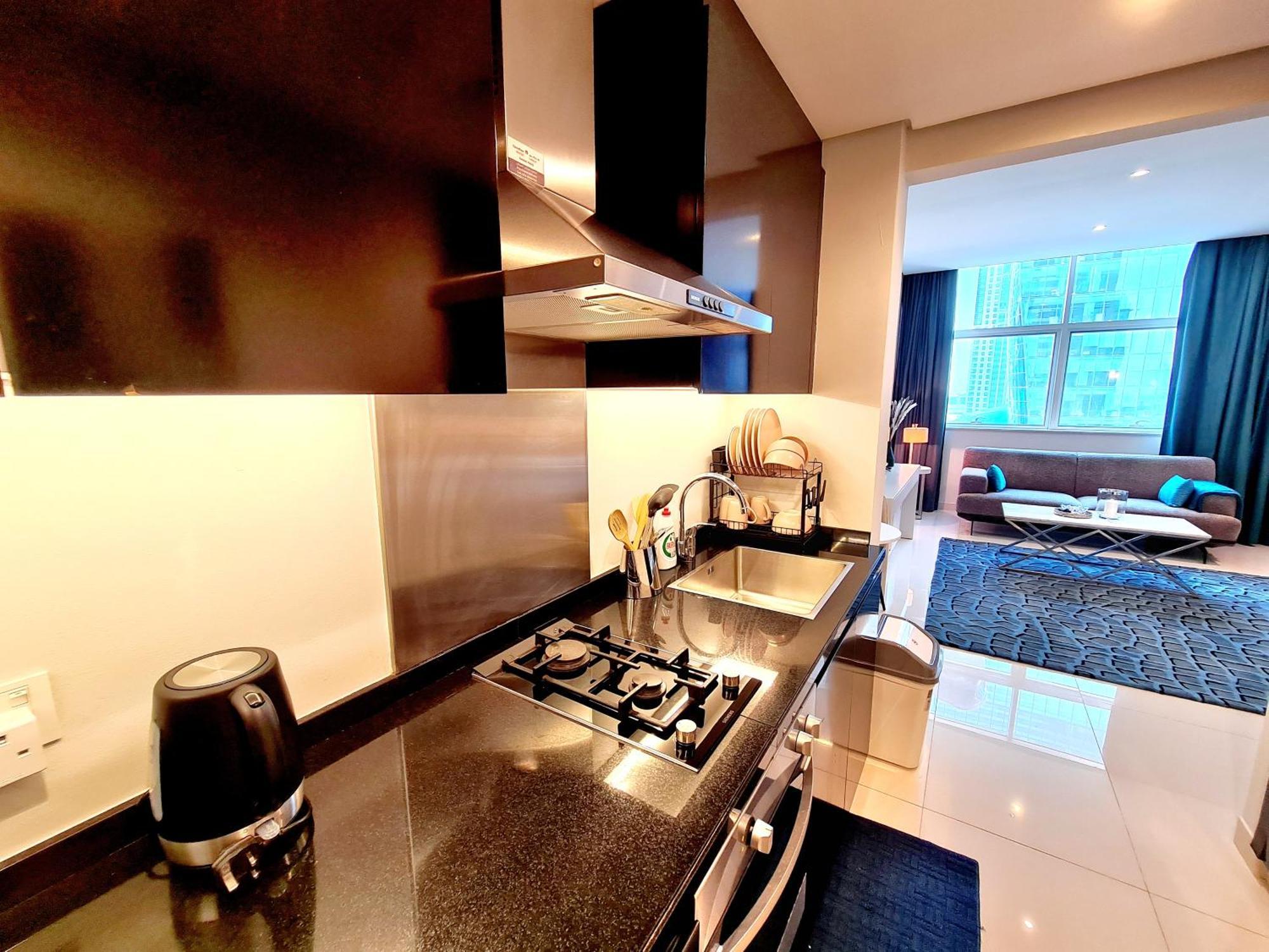 Sunrise Homes - Large Spacious In Business Bay Apartment *