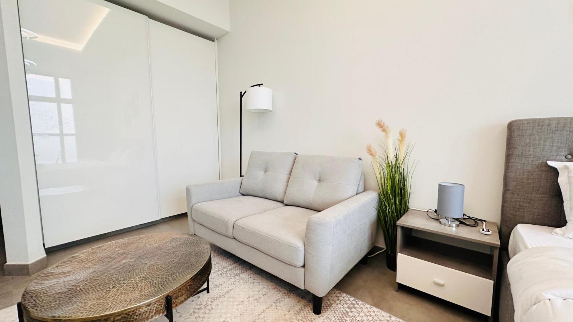 Upscale Business Bay With Balcony And Free Parking By Belvilla Homestay Dubai