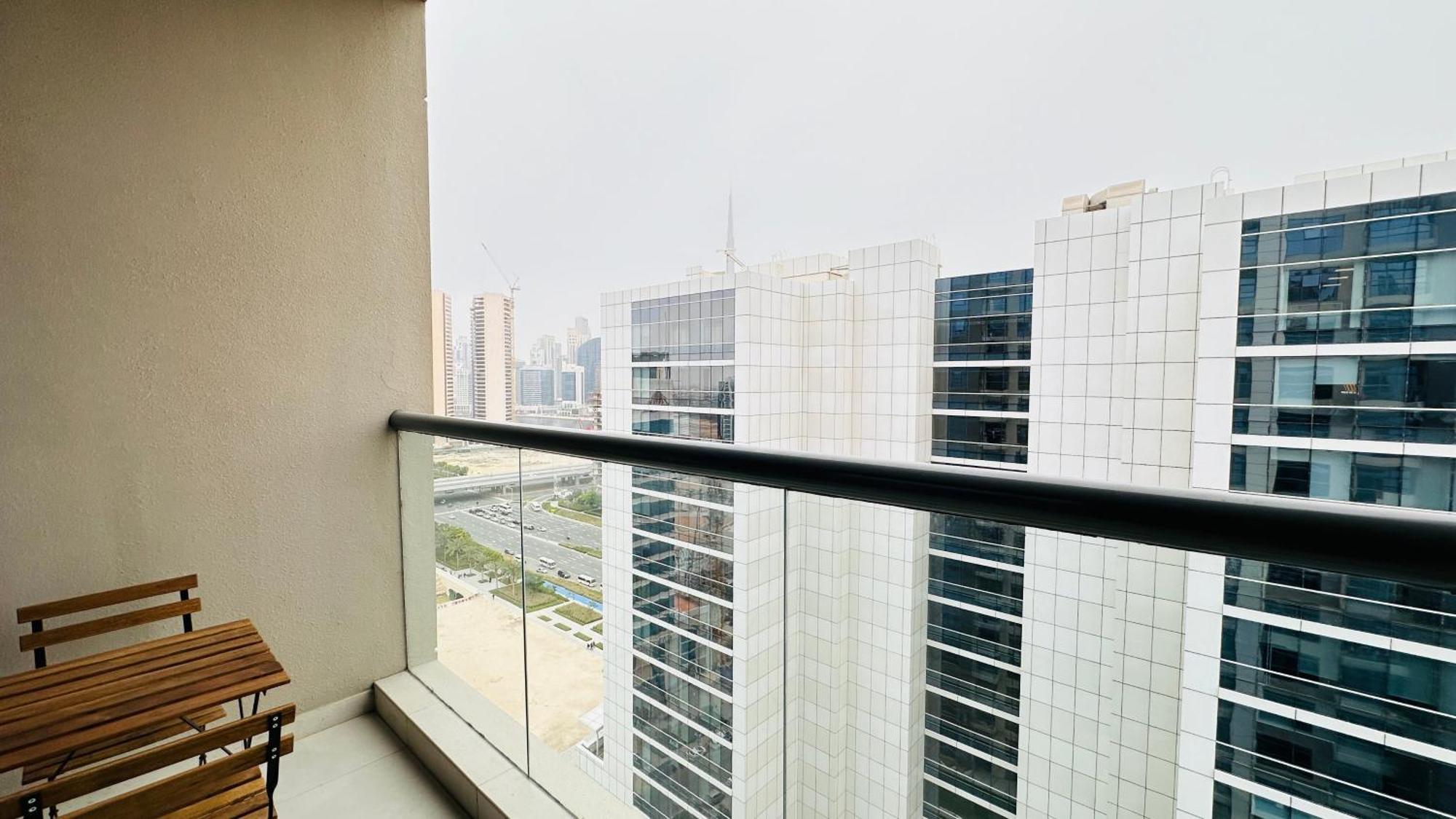 Upscale Business Bay With Balcony And Free Parking By Belvilla * Dubai