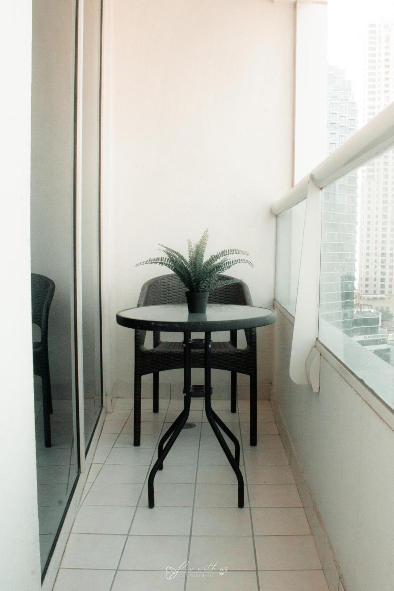 Livwithus - 2 Bedroom In Marina View Tower B Apartment *