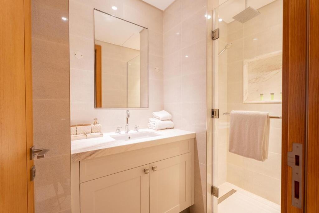 Daire Burj Khalifa Fountain Full View Opera Grand 4br Dubai