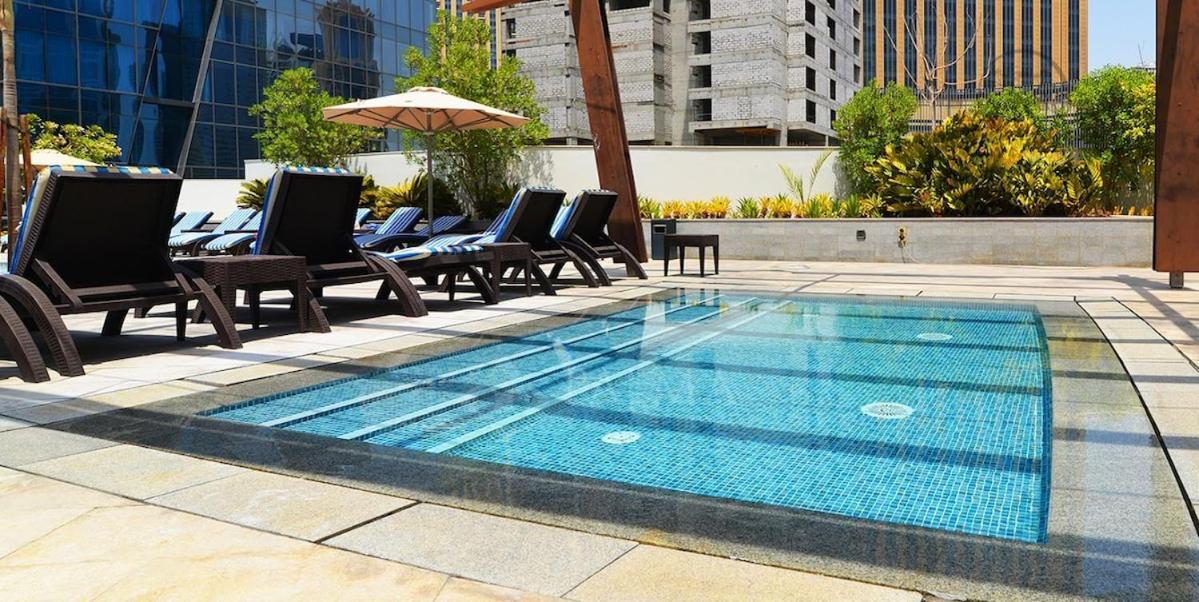 Nomad Retreats- Silverene Tower Marina View Daire Dubai