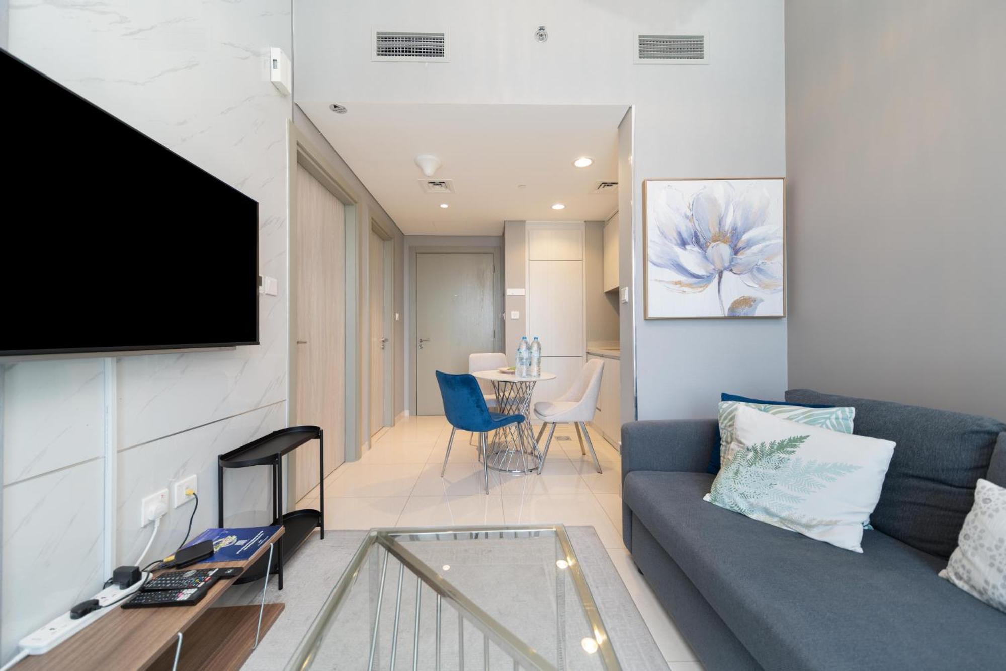 Sleek & Modern 1-bed In Zada Tower Business Bay Apartment *