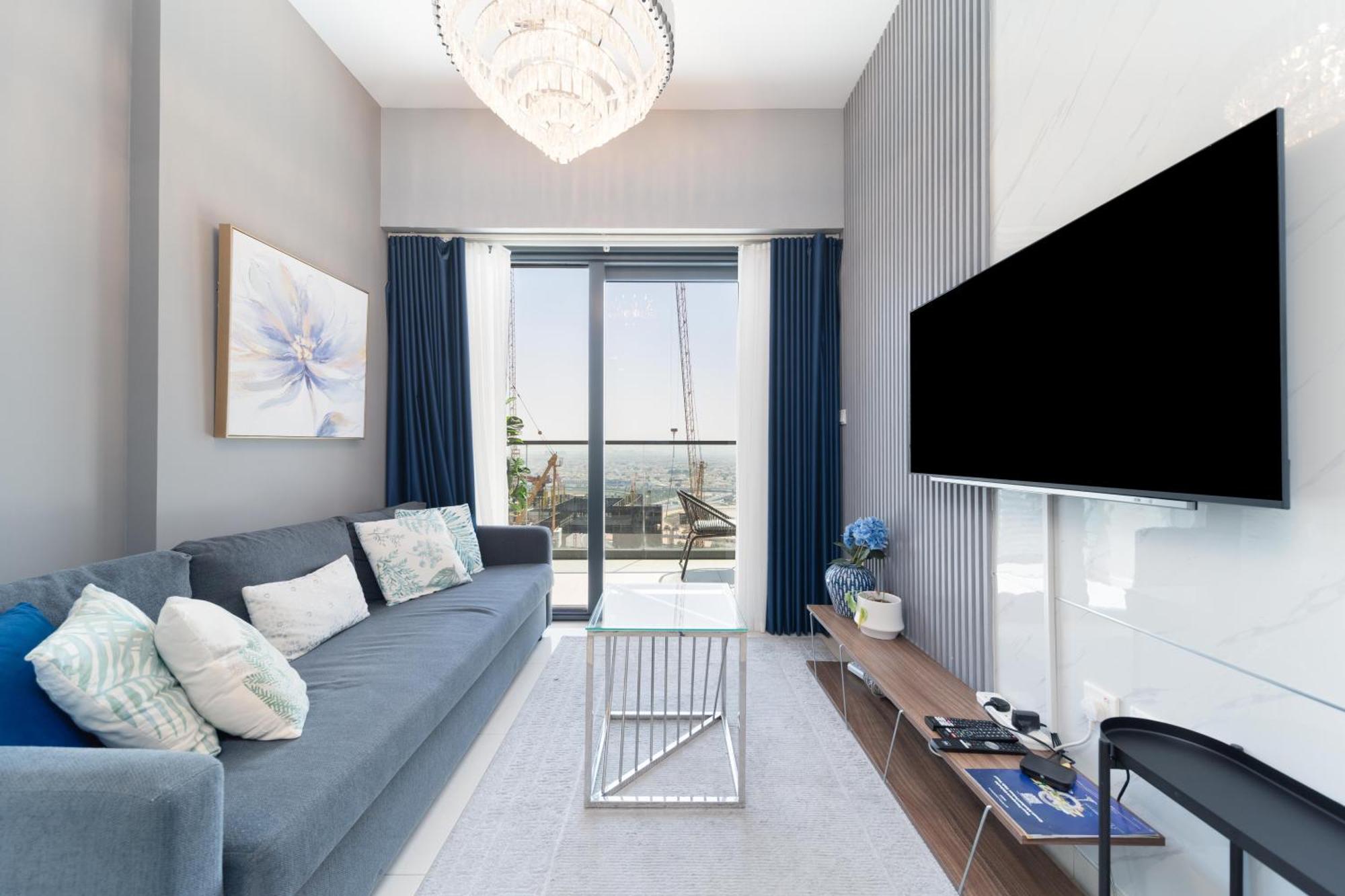 Sleek & Modern 1-bed In Zada Tower Business Bay Dubai