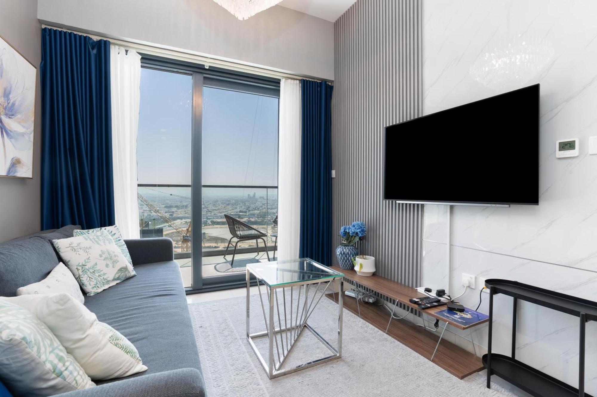 Sleek & Modern 1-bed In Zada Tower Business Bay * Dubai