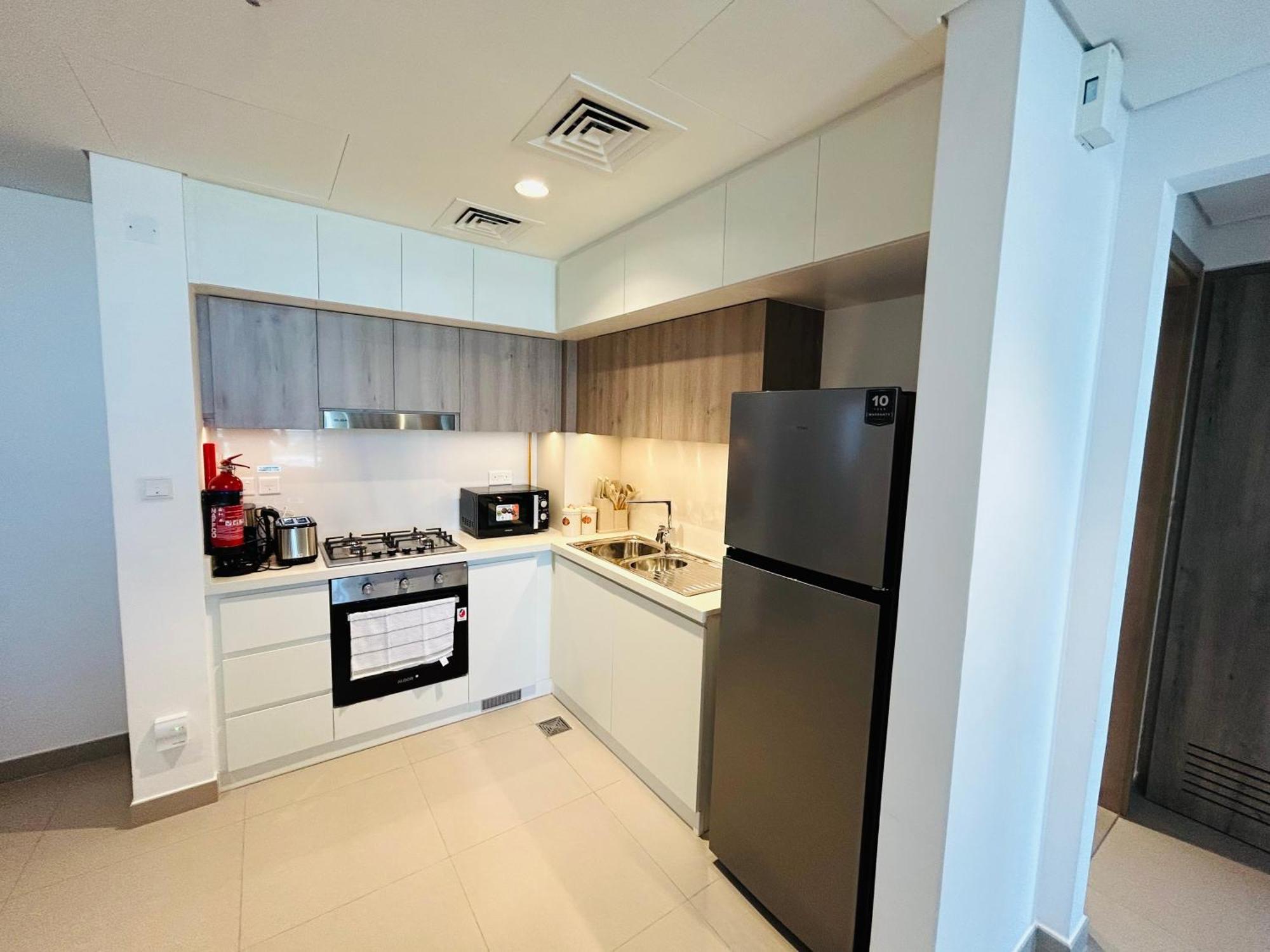 Beautiful View, Fully-equipped Apartment Dubai