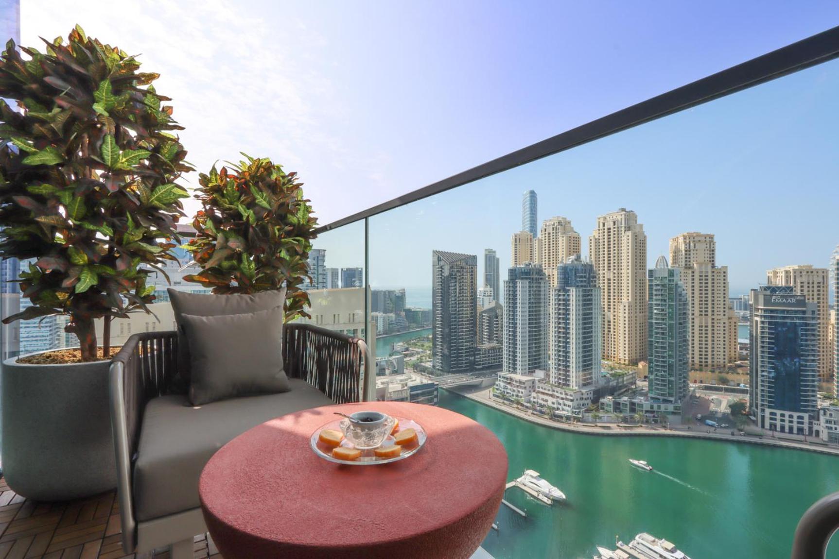 1br Gem With Stunning Marina Views, Close To Metro *