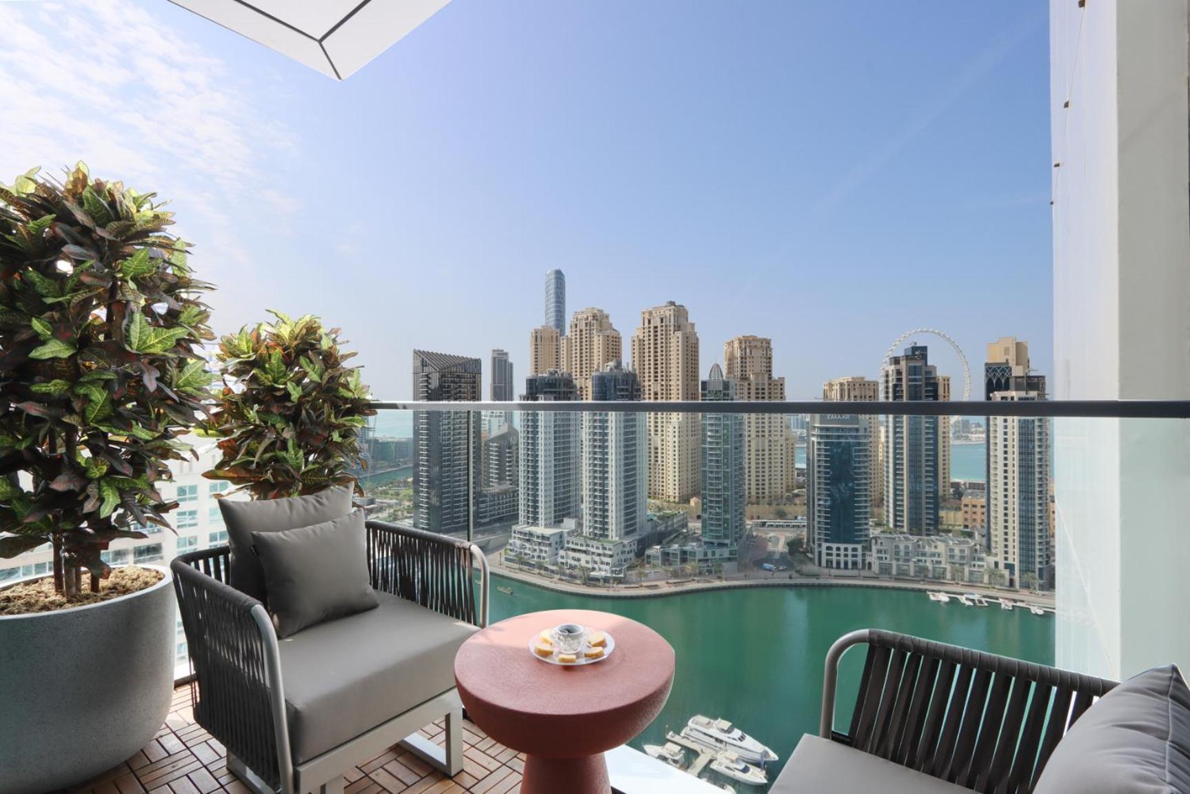 1br Gem With Stunning Marina Views, Close To Metro Apartment