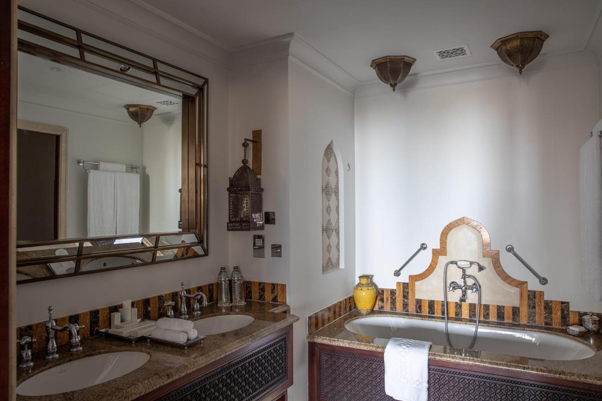 Jumeirah Al Qasr Resort 5*