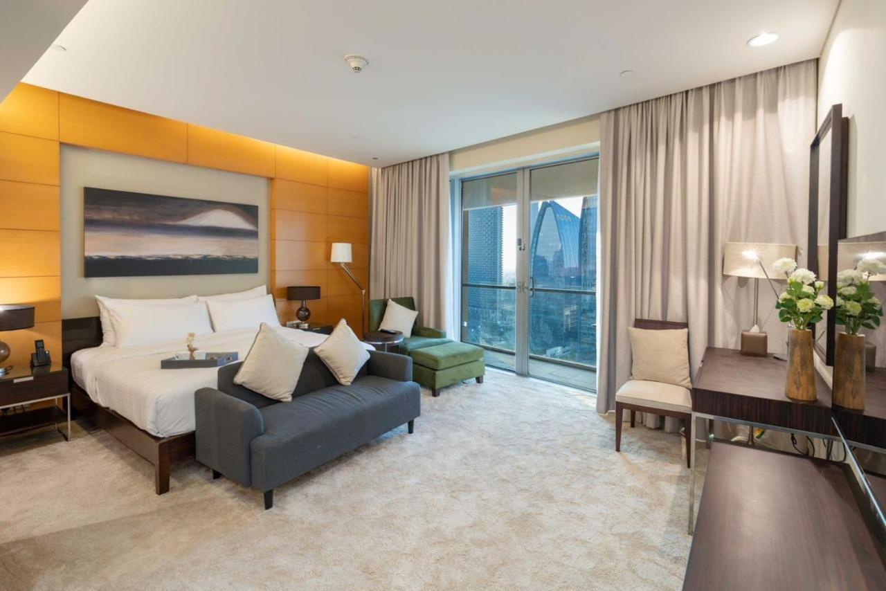 Holistay Luxury Homes - Burj Khalifa View - Direct Access Mall Daire