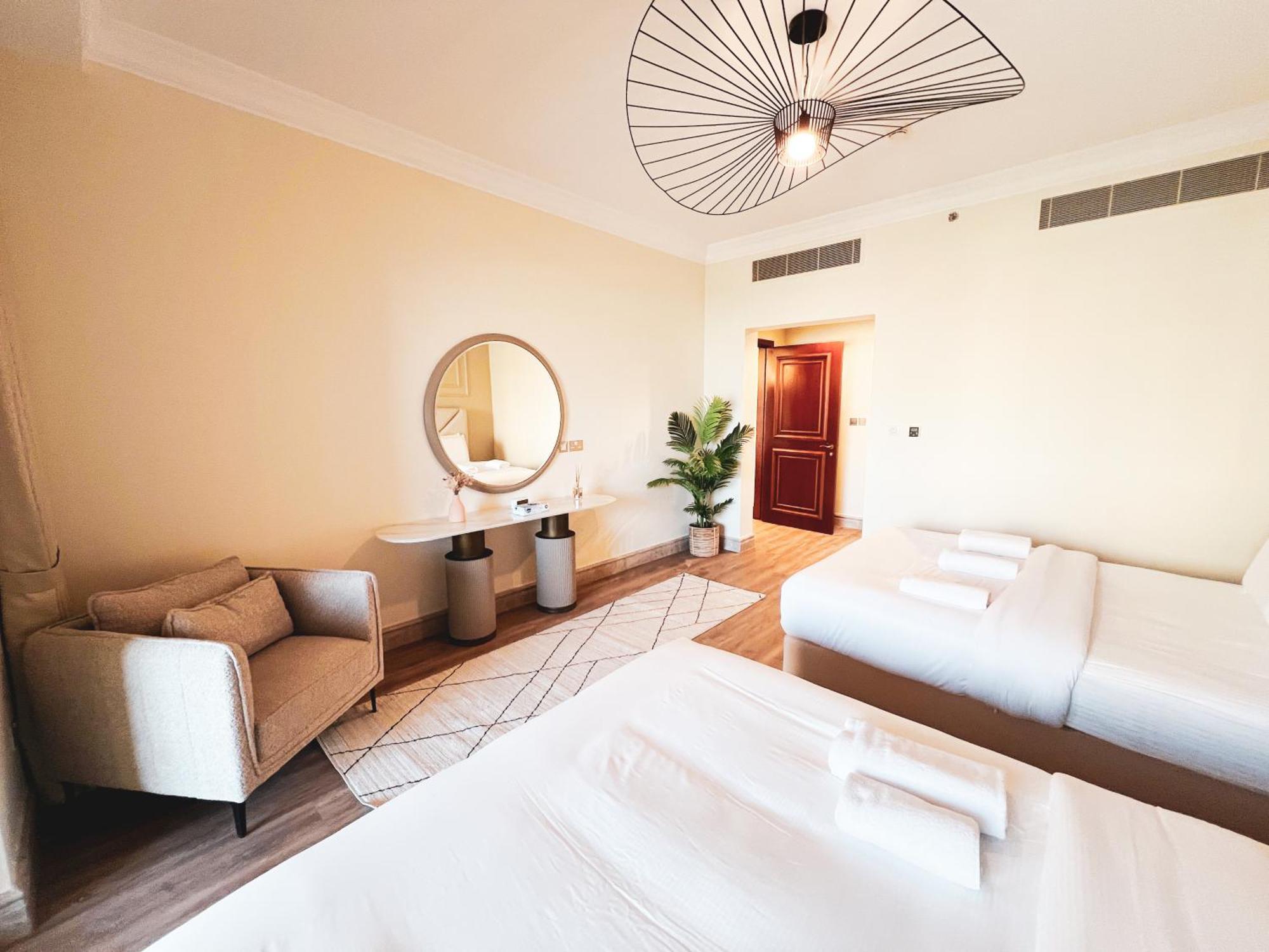 New Fairmont With Private On Palmjumeirah Dubai