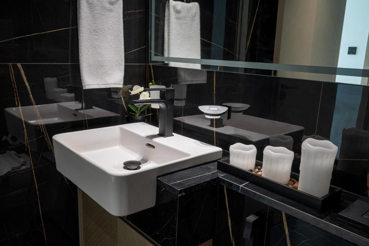 Apartment Brand New Luxurious - Modern 1br - Pool - Gym Dubai