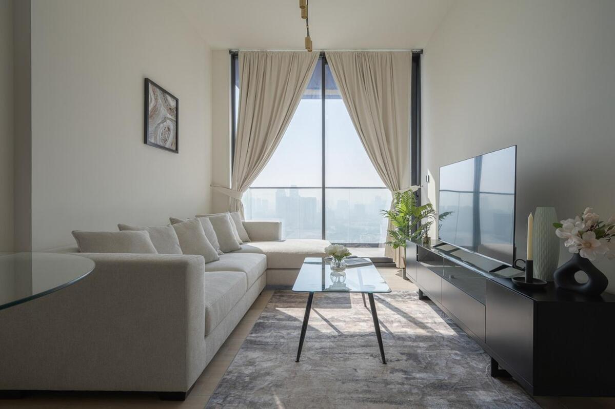 Brand New Luxurious - Modern 1br - Pool - Gym Apartment Dubai