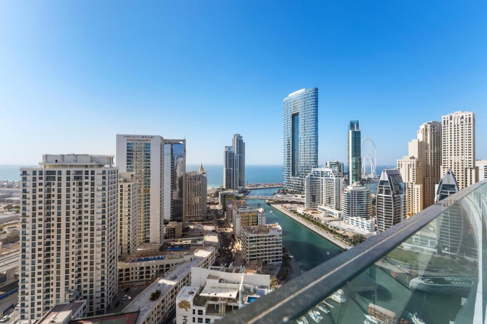 Luxury Living In Marina - 1br Extra Large Daire Dubai