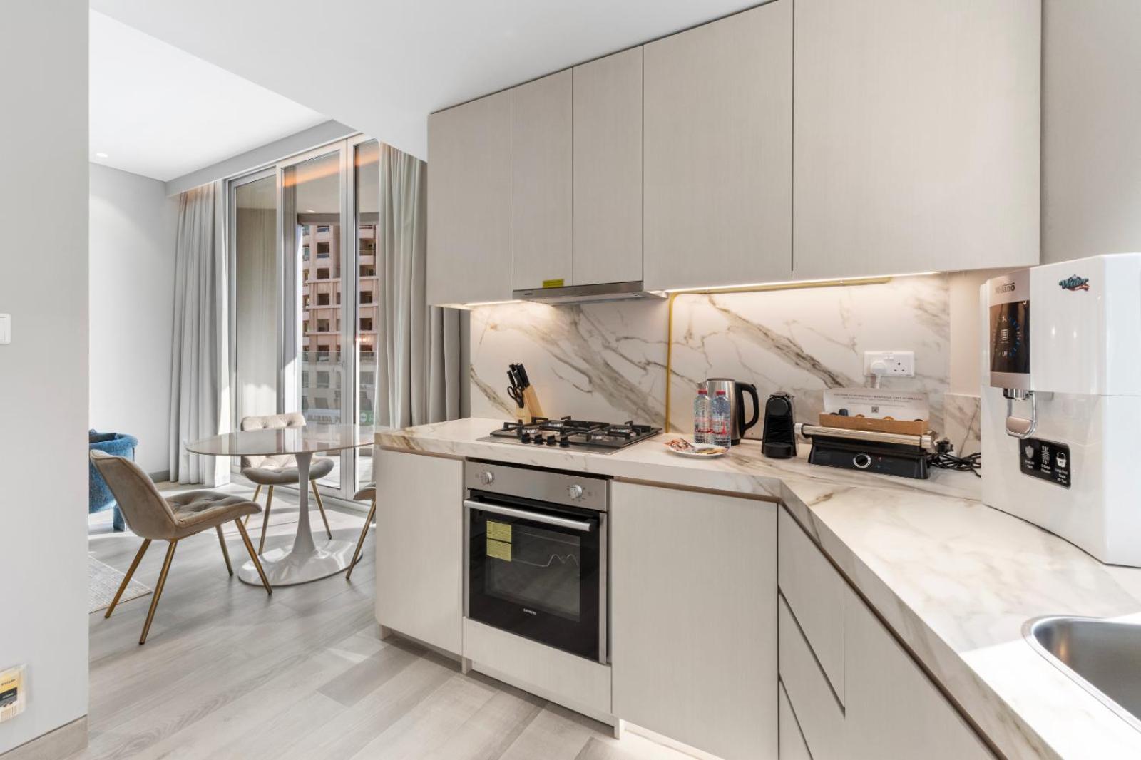 Luxury Living In Marina - 1br Extra Large Daire