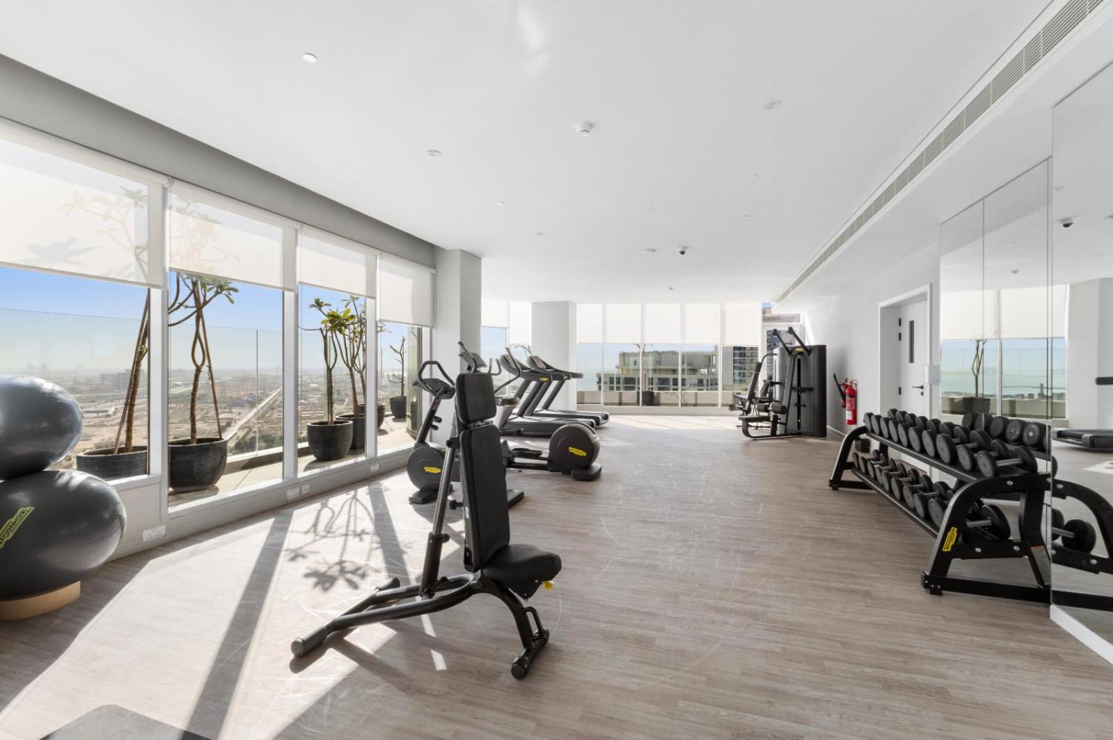 Luxury Living In Marina - 1br Extra Large Daire Dubai