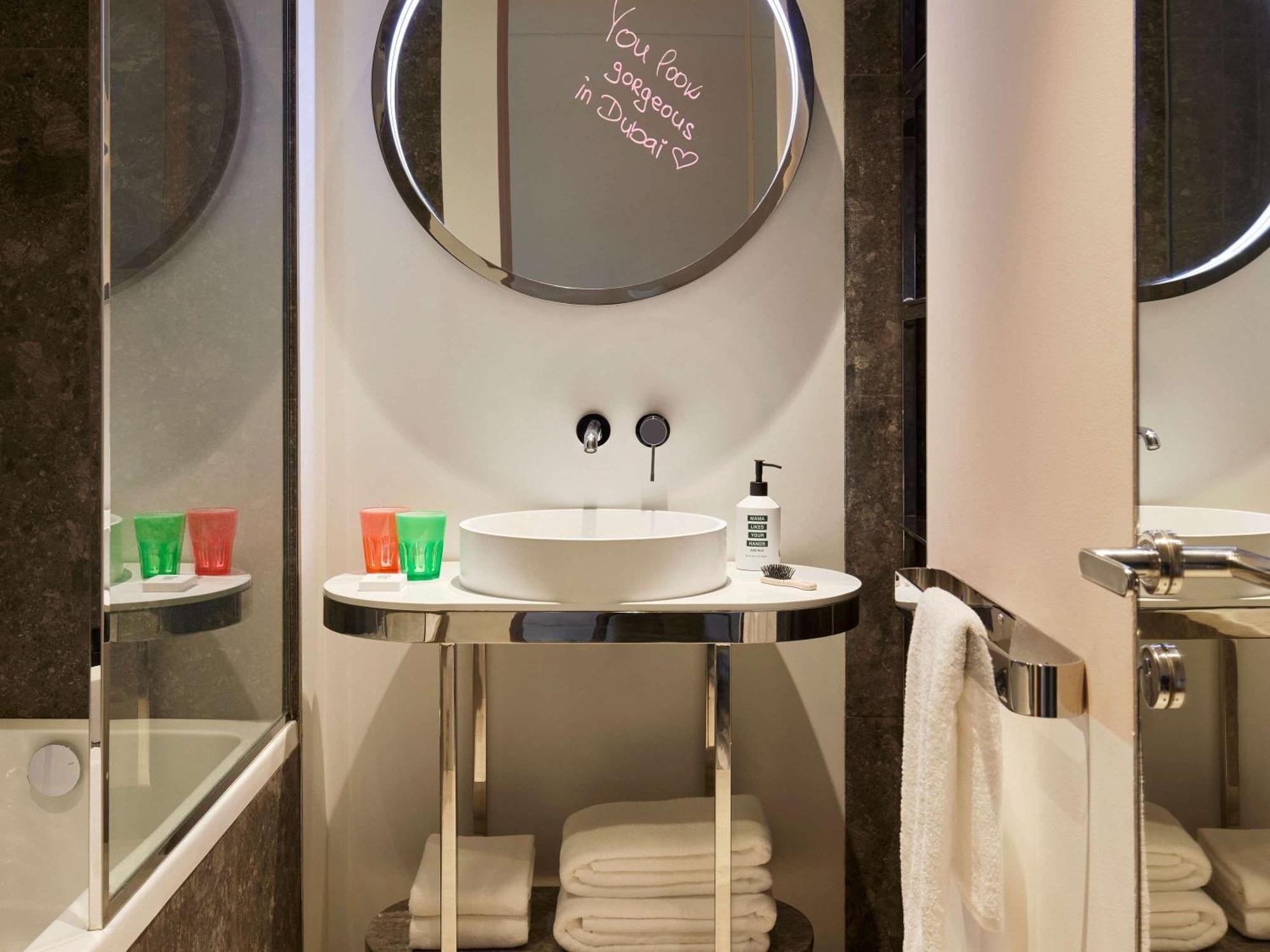 Hotel Mama Shelter 4*